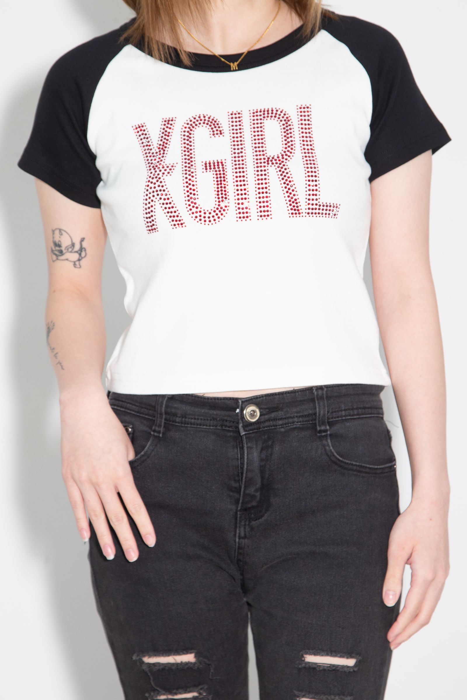 RHINESTONE VERTICAL LOGO RAGLAN S/S BABY TEE / ホワイト