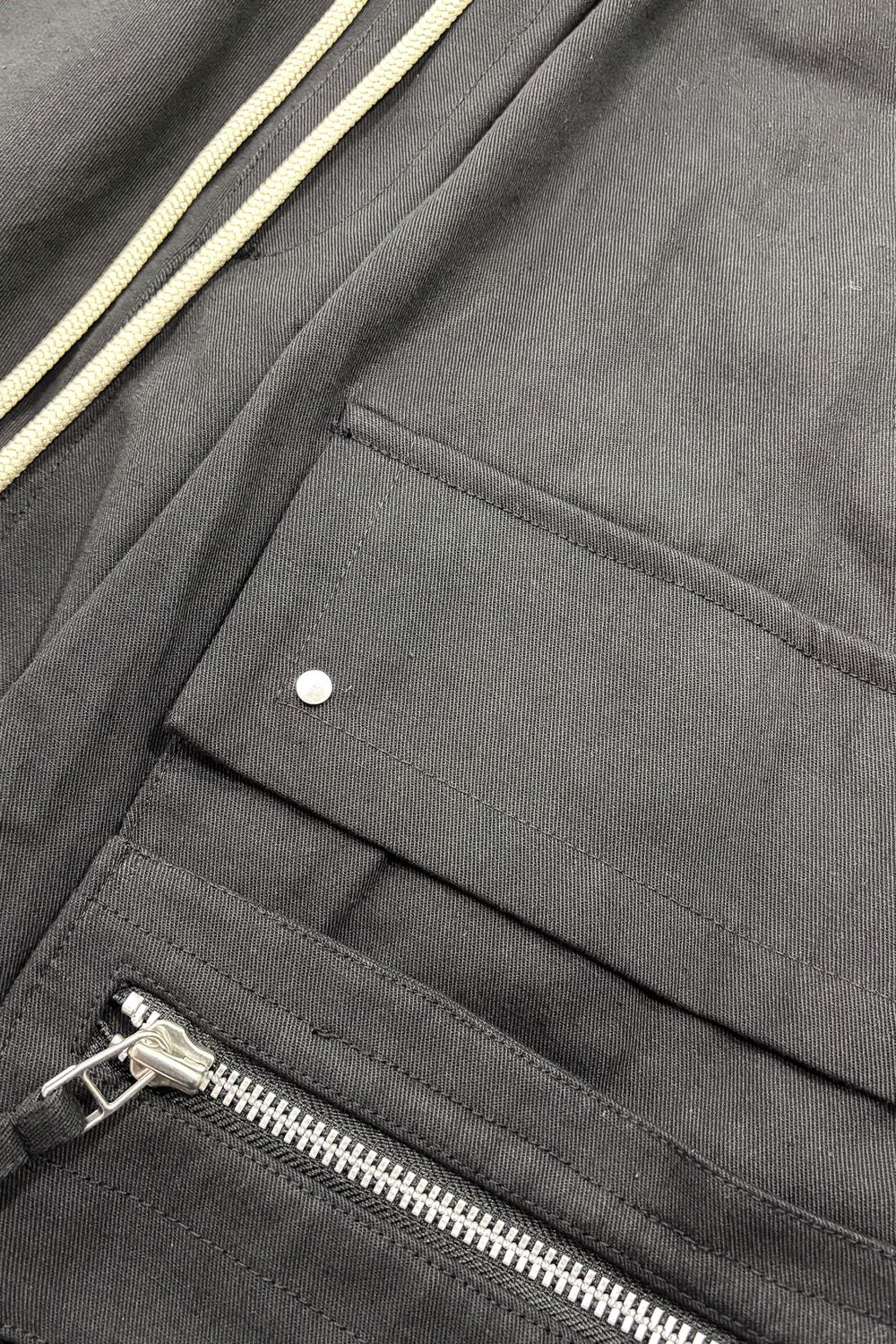 CARGO SHORTS / ブラック