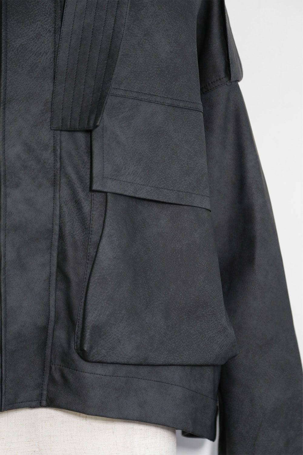 シンセティックレザーミリタリーブルゾン / Synthetic Leather Cropped Military Blouson / ブラック / ag-10026-3