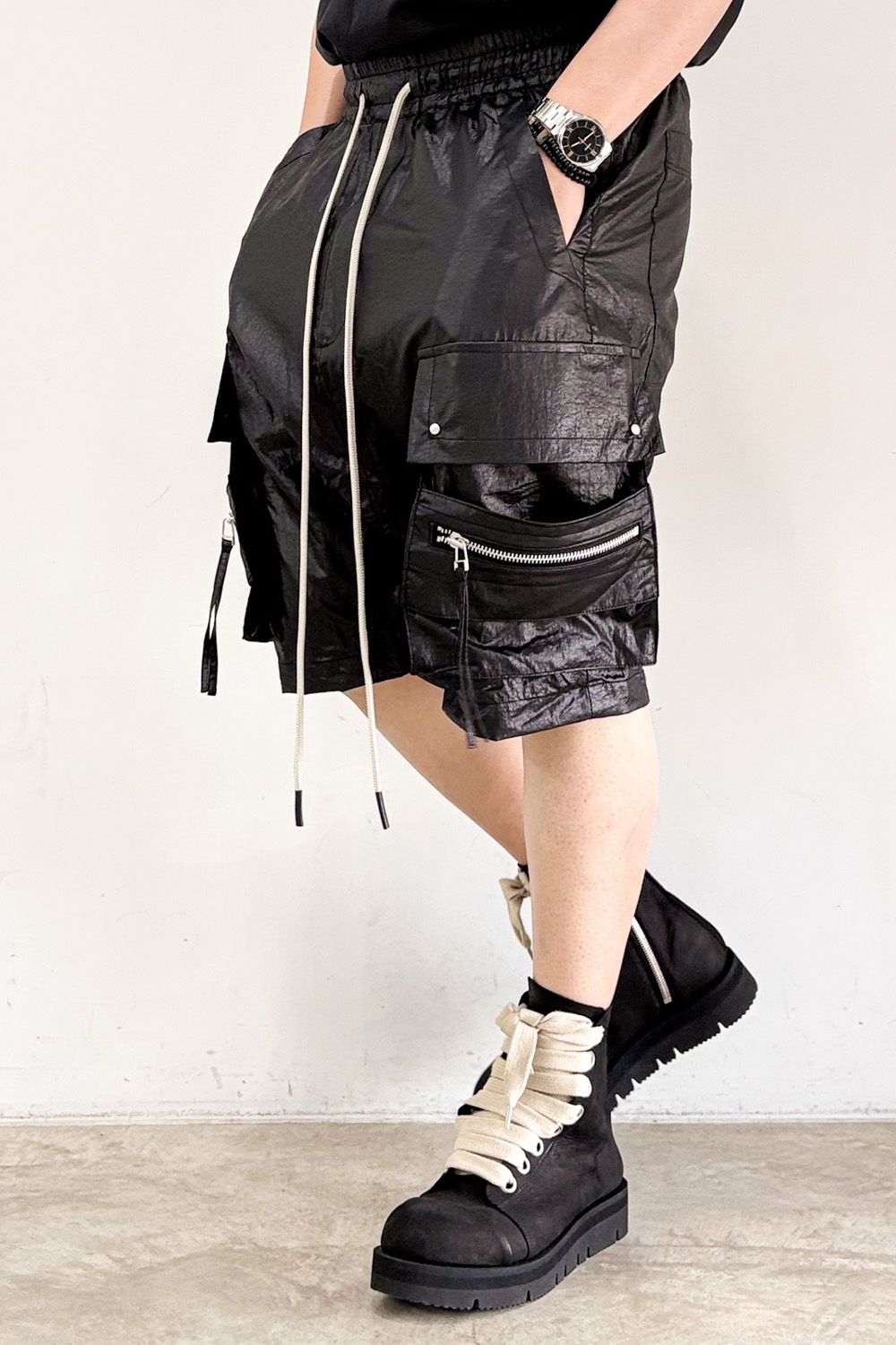 CARGO SHORTS / ブラック