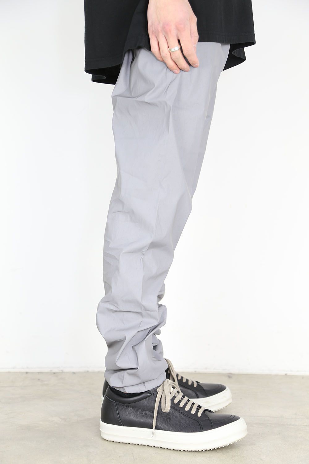 FOG ESSENTIALS - TRACK NYLON PANTS / シルバー | Tempt