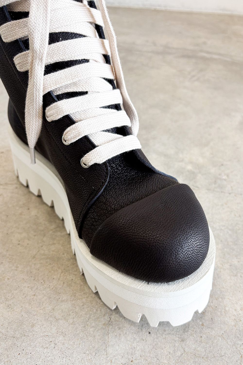 BOOTS / ブラック×ホワイト