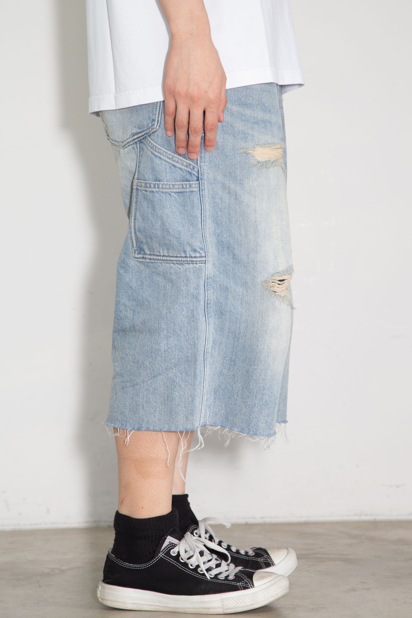 DAMAGED DENIM BUGGY SHORTS / ブルー
