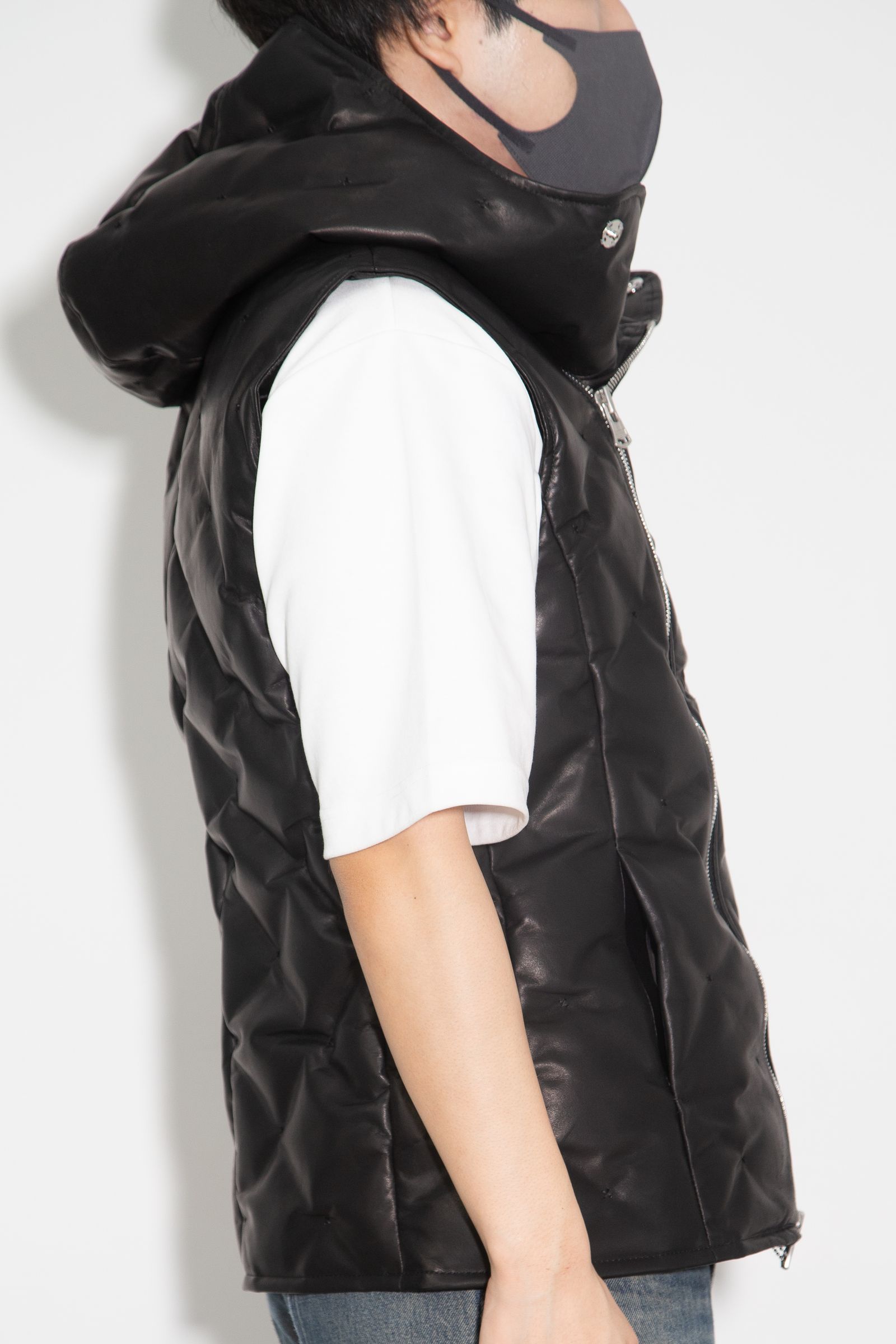 MONOCHROME LUXURY STEER 0.6mm “POLISH WHITE GOOSE DOWN” VEST / ブラック