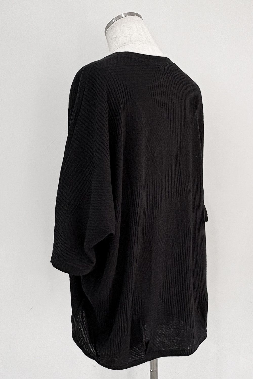 DEFORMED STRIPE PATTERN DOLMAN TEE / ブラック