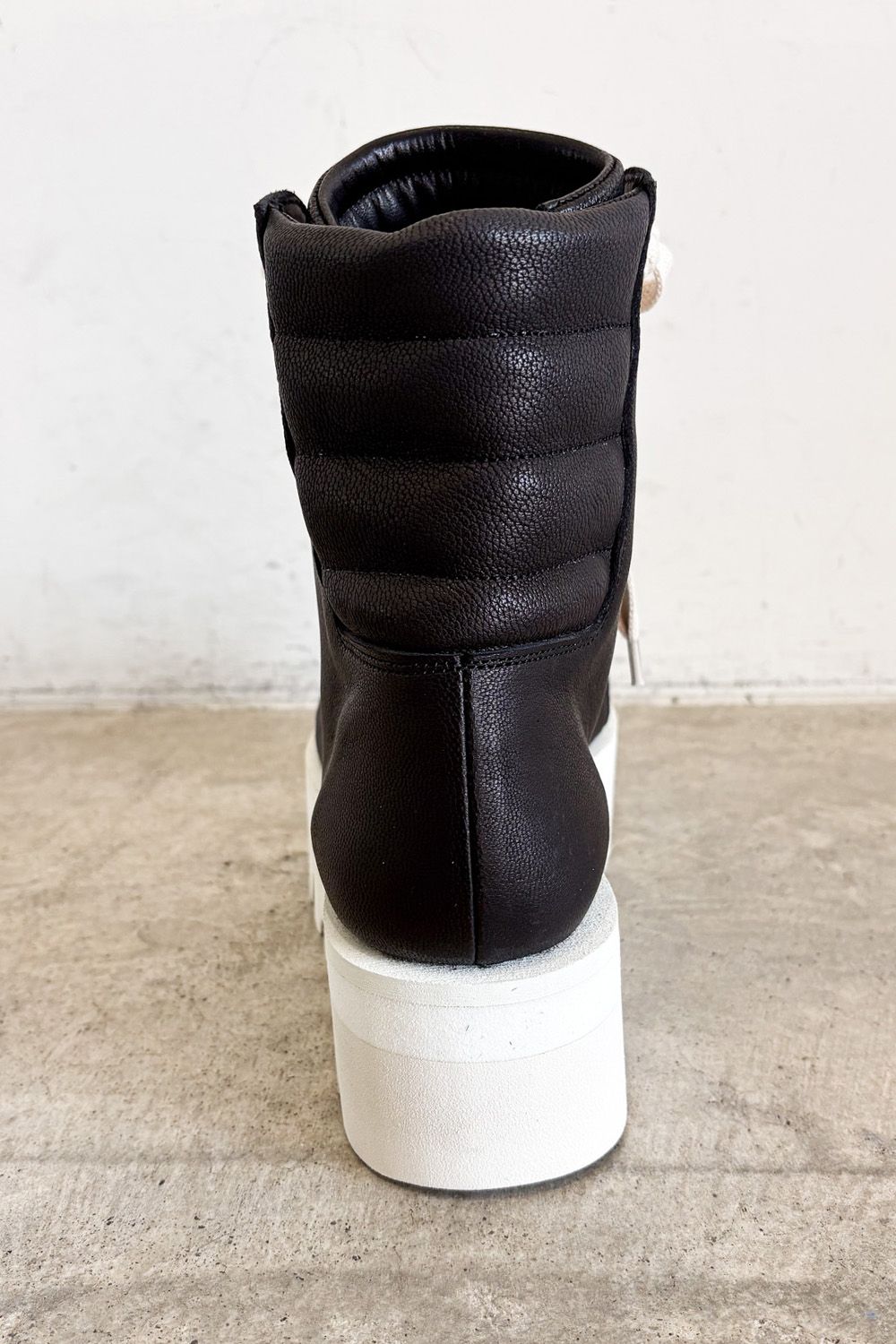 BOOTS / ブラック×ホワイト