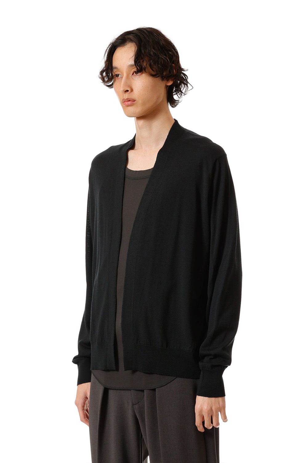 × JOHN SMEDLEY MERINO EXTRAFINE BUTTONLESS V NECK CARDIGAN / ブラック
