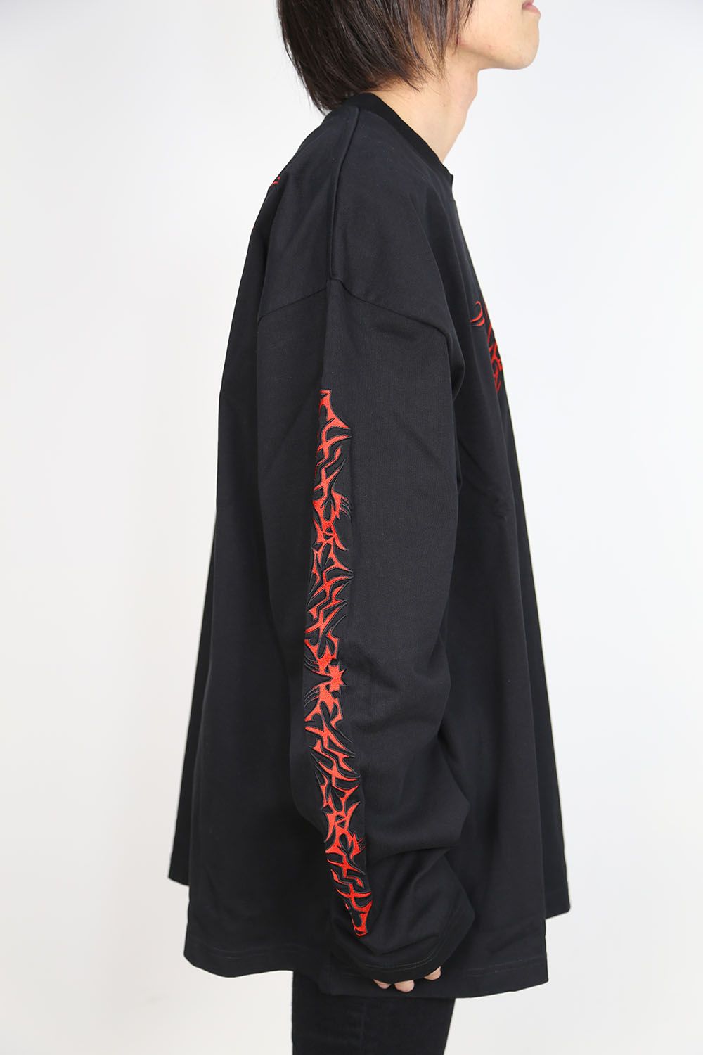 VETEMENTS - [ラスト1点 サイズL] TRIBAL EMBROIDERED LONG SLEEVE 