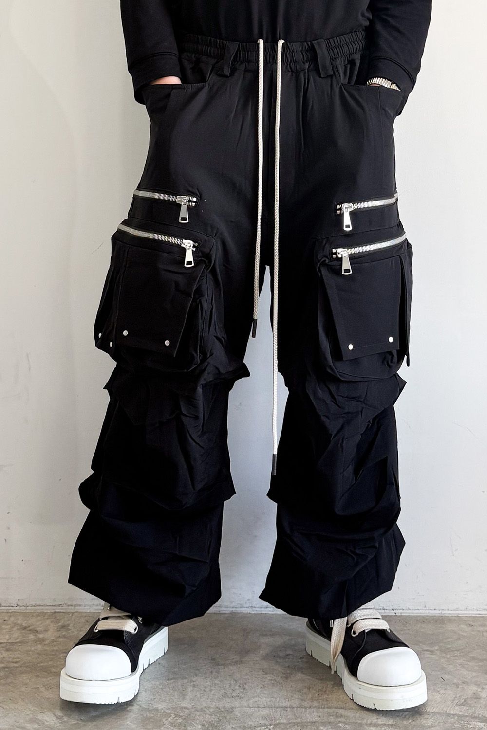 CARGO TUCK WIDE / ブラック