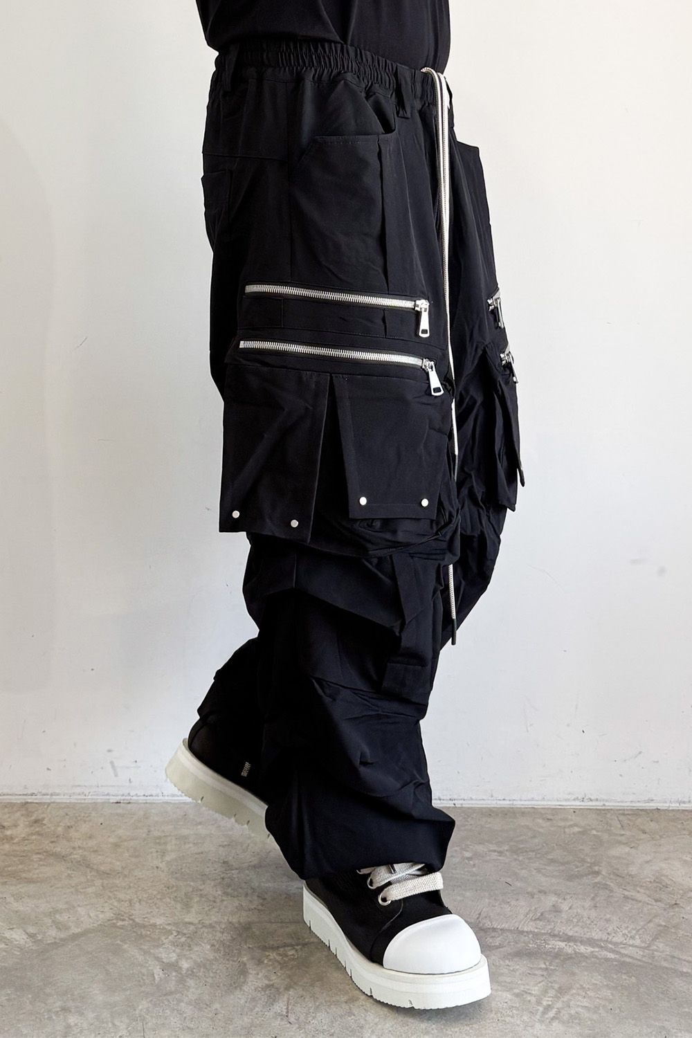CARGO TUCK WIDE / ブラック