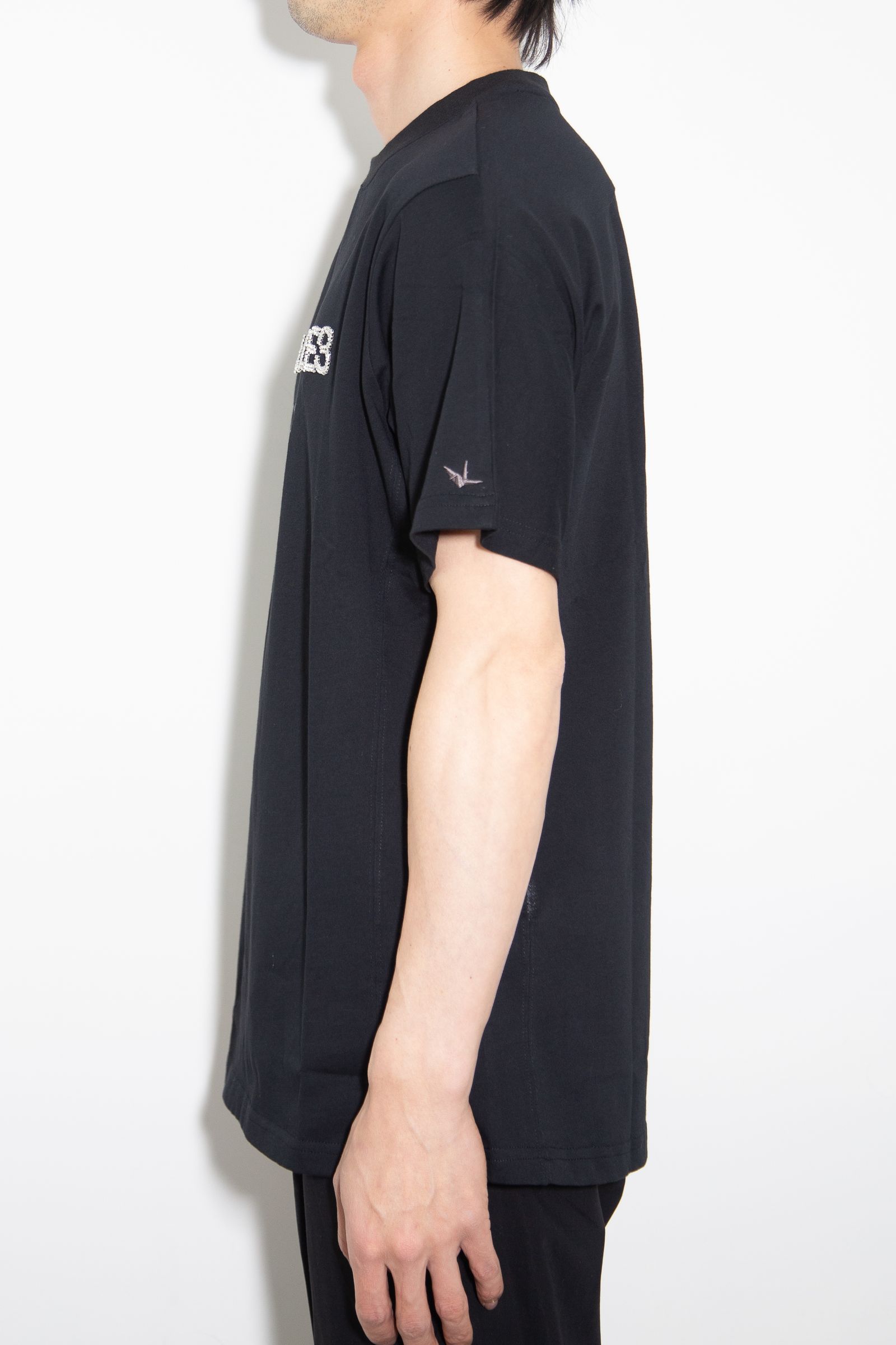 BEADED LOGO T-SHIRT / ブラック