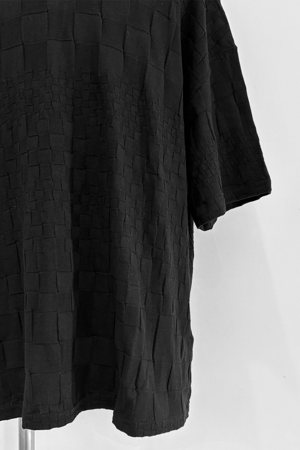 GRADIENT PLAID PATTERN JUMBO TEE / ブラック