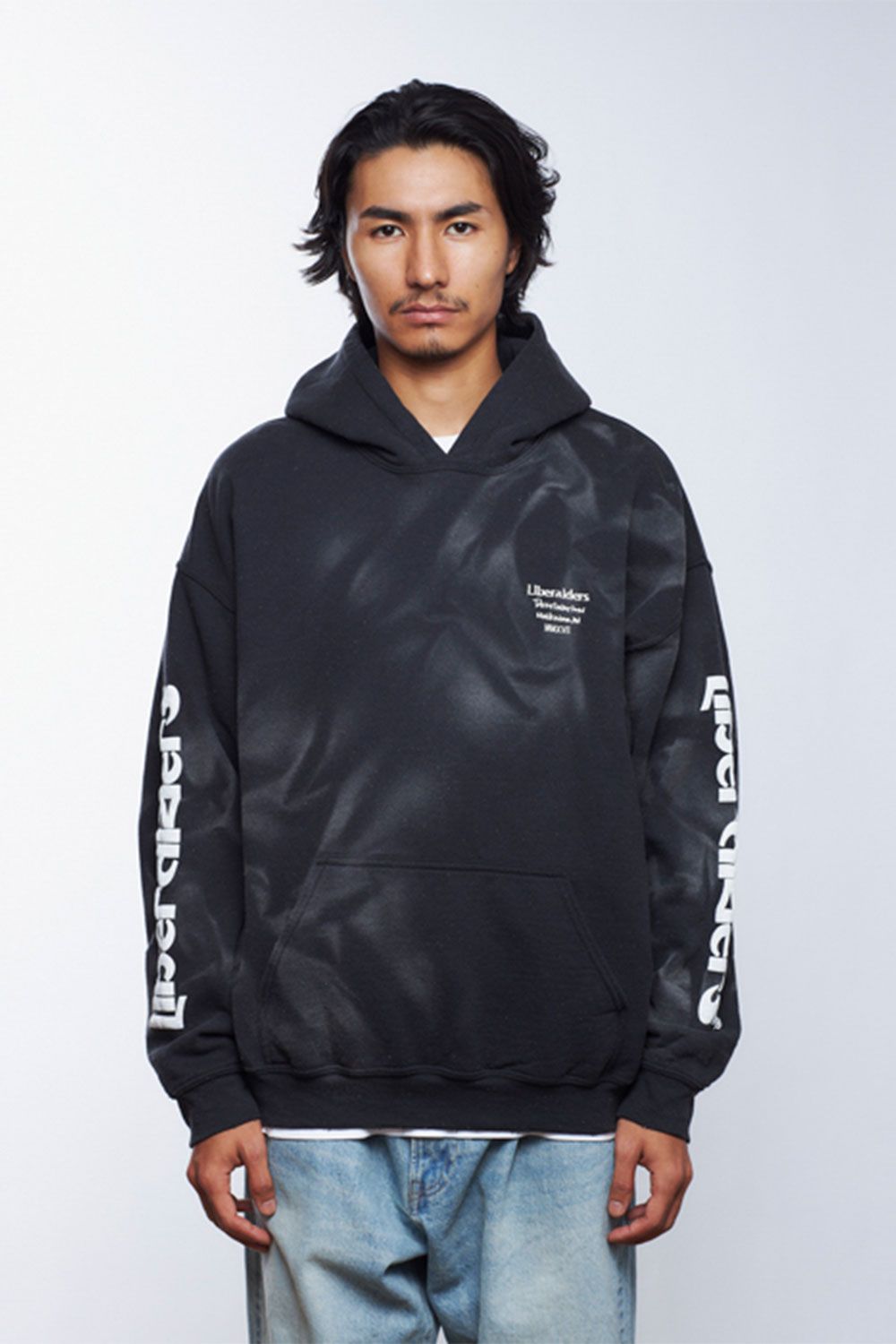 SLEEVE PRINT HOODIE / ブラック