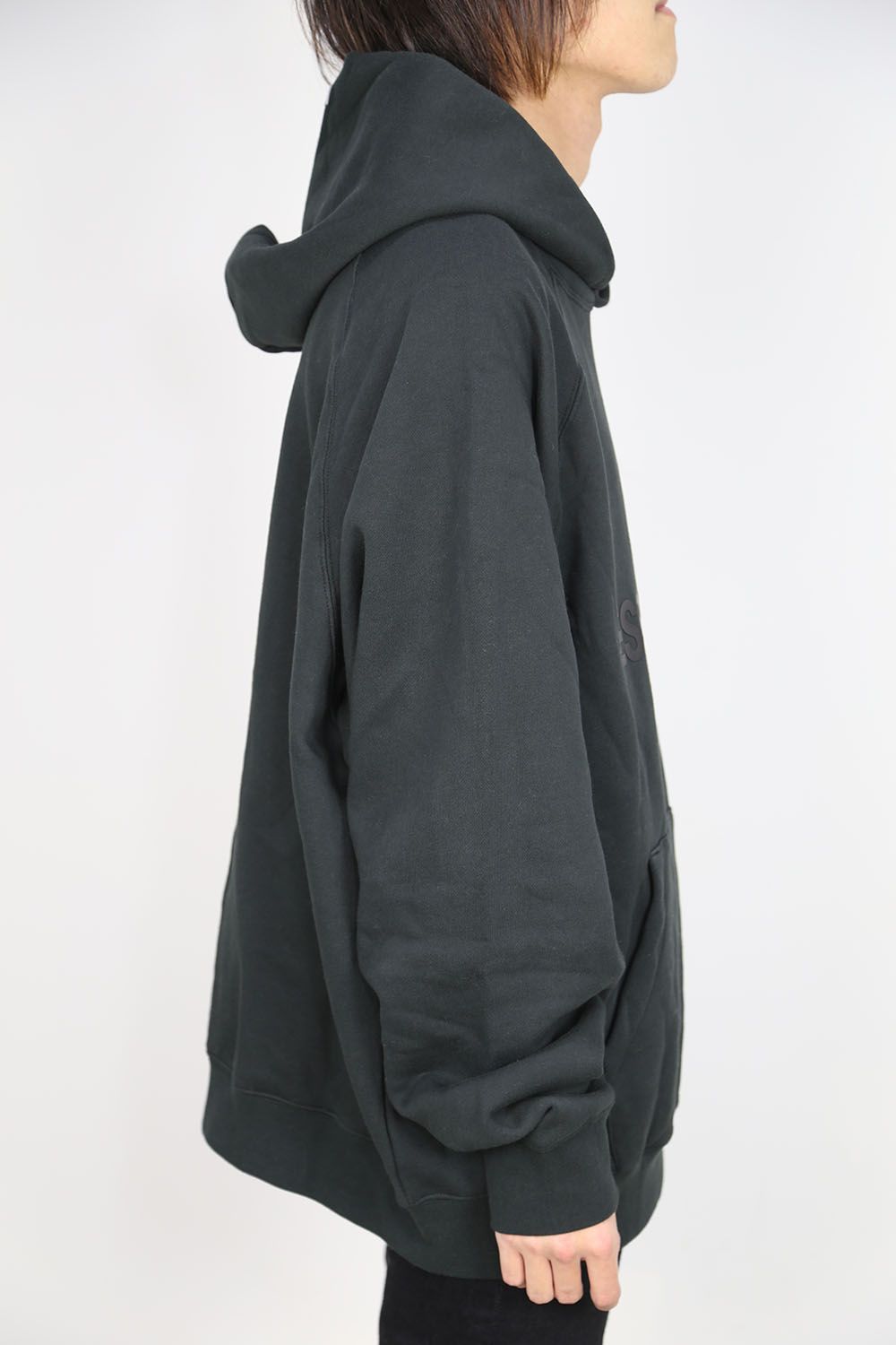 FOG ESSENTIALS - FRONT LOGO HOODIE / ブラック | Tempt