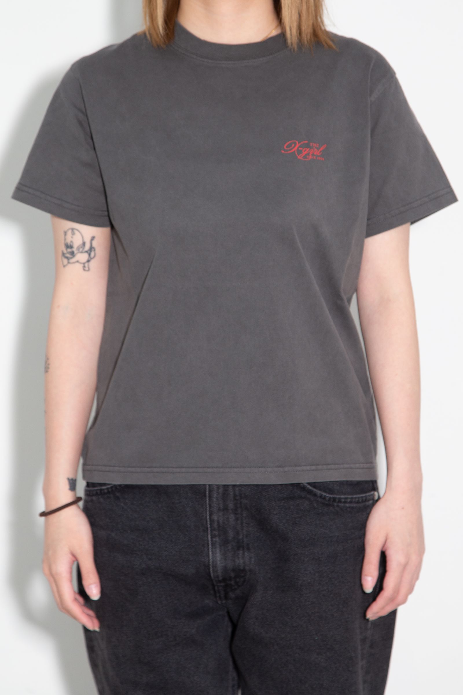 FADED TRI-COLOR FACE S/S TEE / ブラック