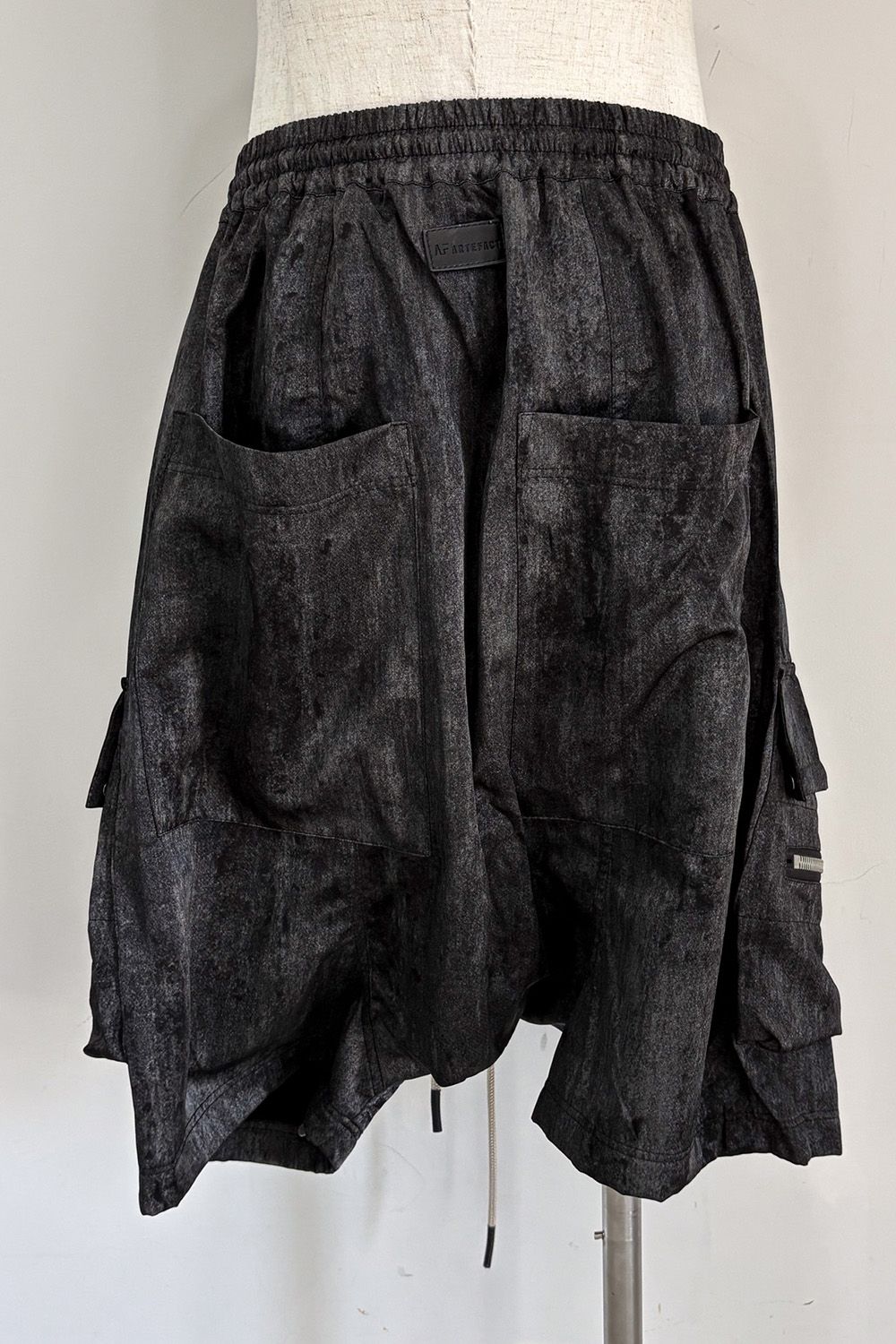 CARGO SHORTS / ブラック