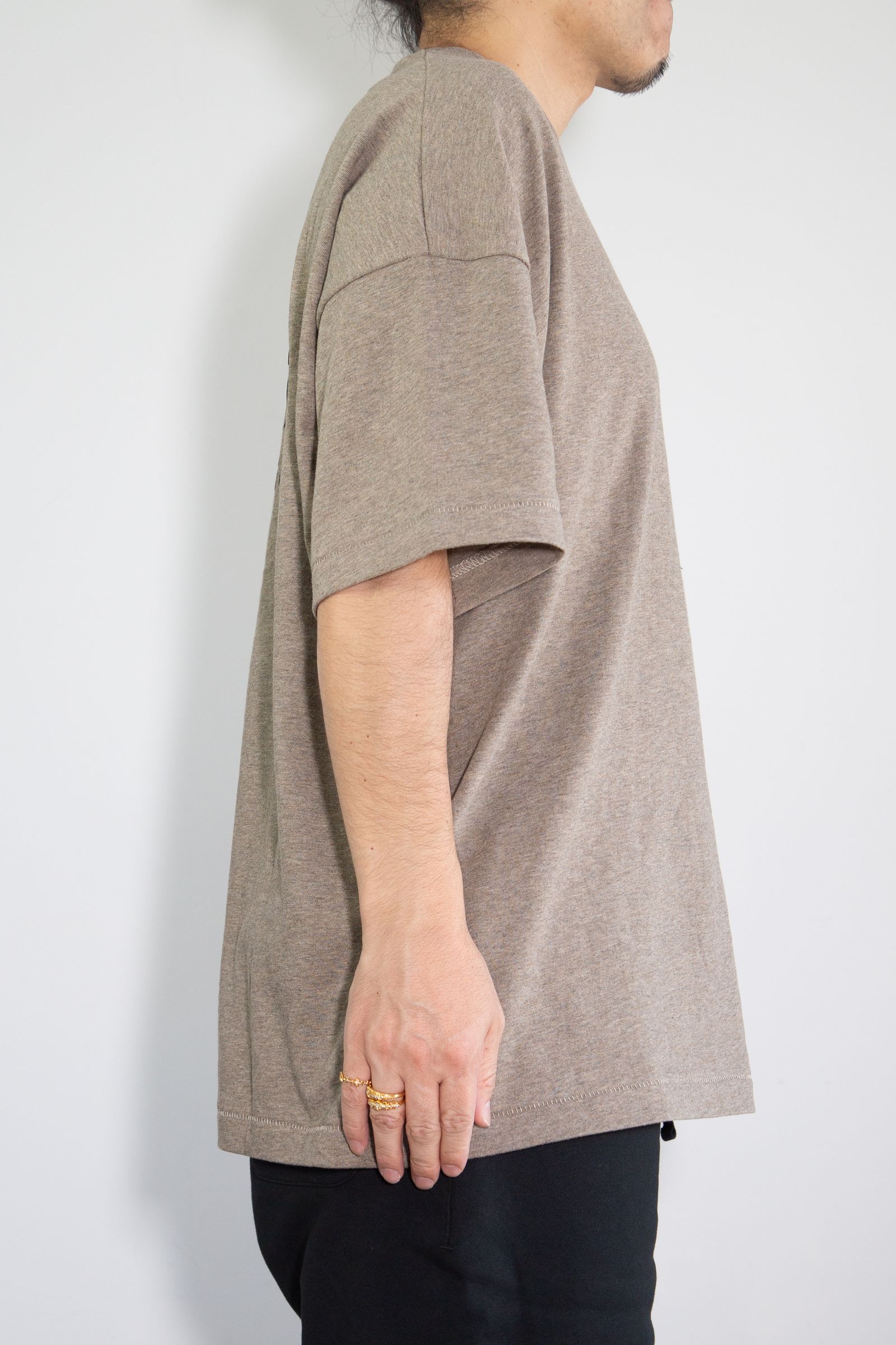 25SS CLASSIC FIT SS TEE / ホームステッドグレイ