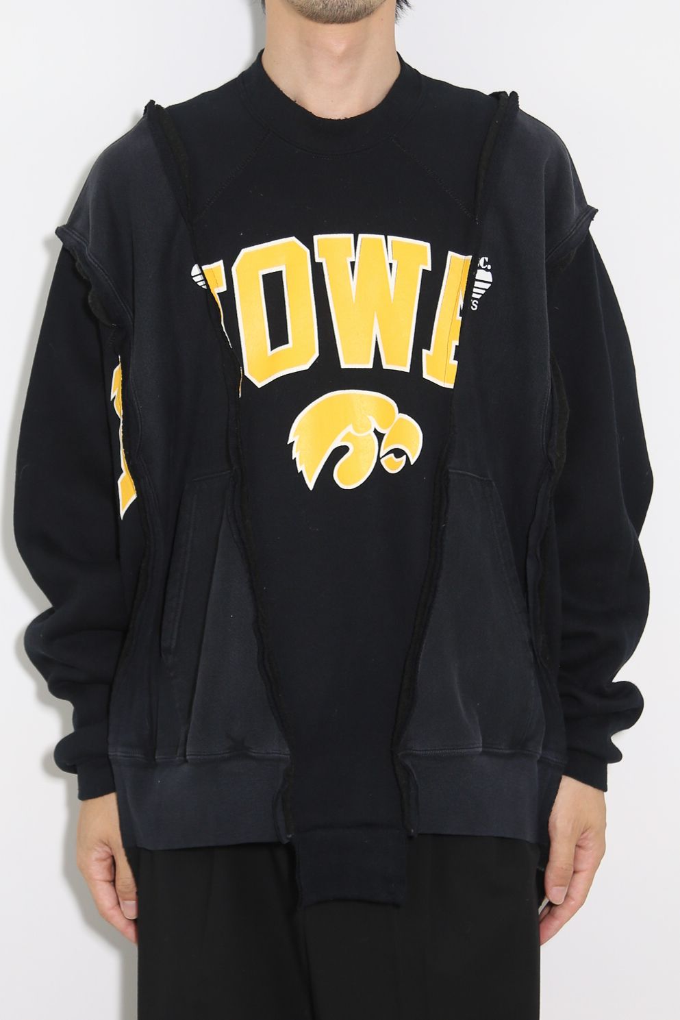 DISCOVERED - Wide College Sweat / D | Tempt