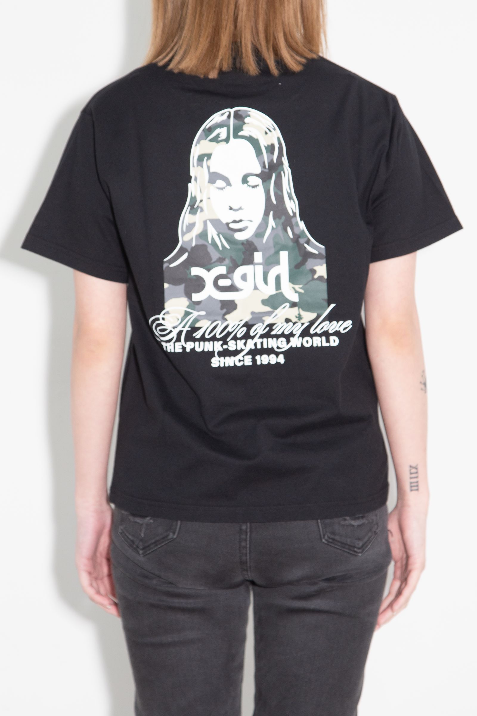 HIBISCUS CAMOUFLAGE FACE S/S TEE / ブラック