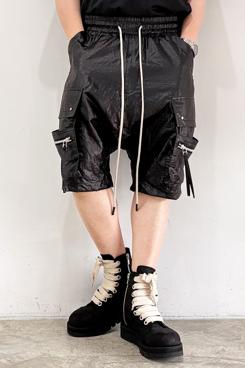 CARGO SHORTS / ブラック
