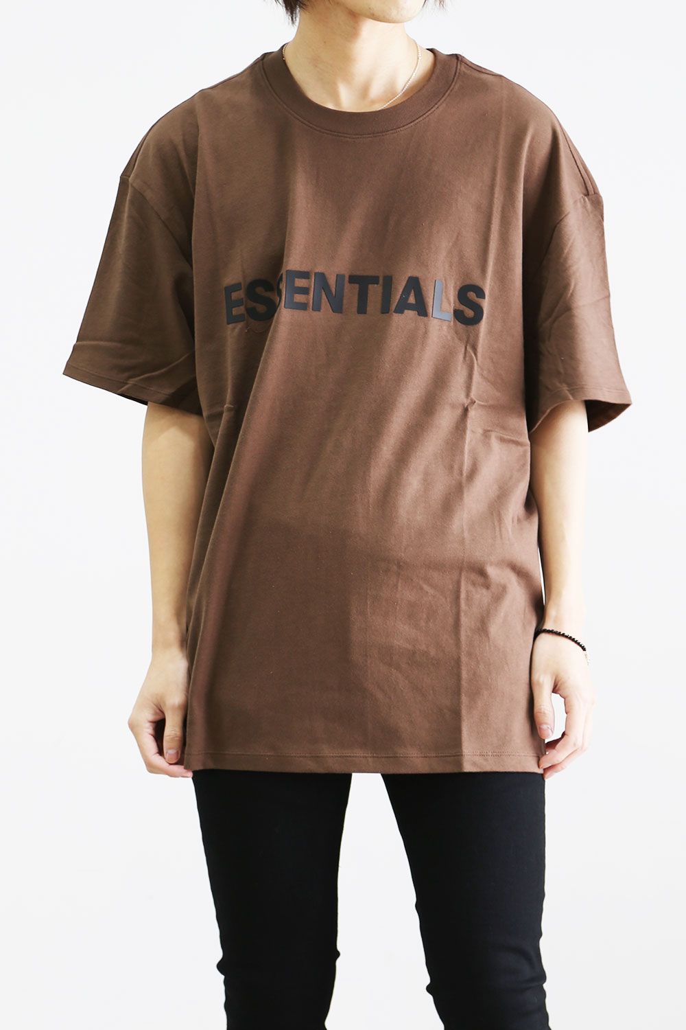 FOG ESSENTIALS - FRONT LOGO S/S TEE / ブラウン | Tempt