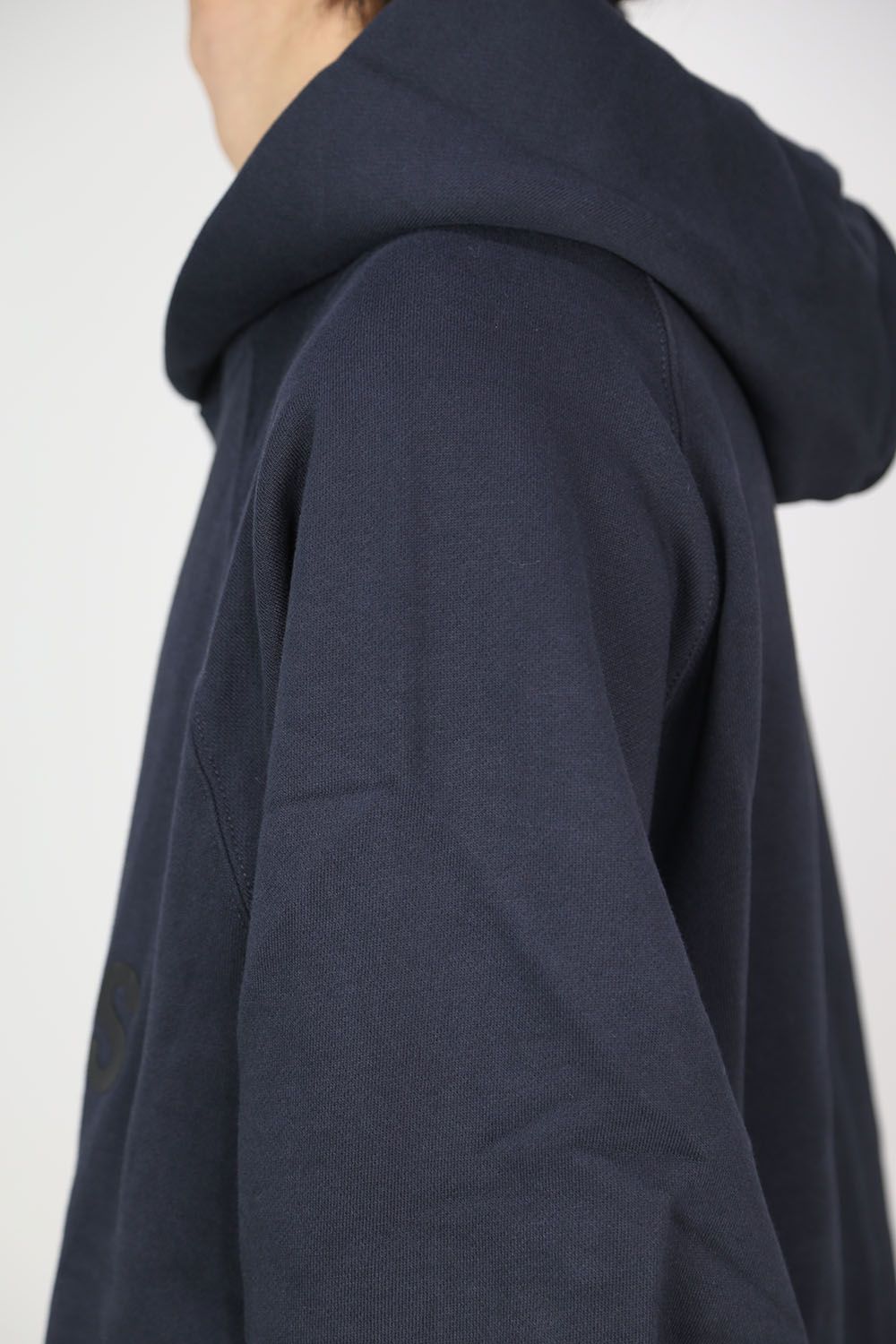 FRONT LOGO HOODIE / ネイビー