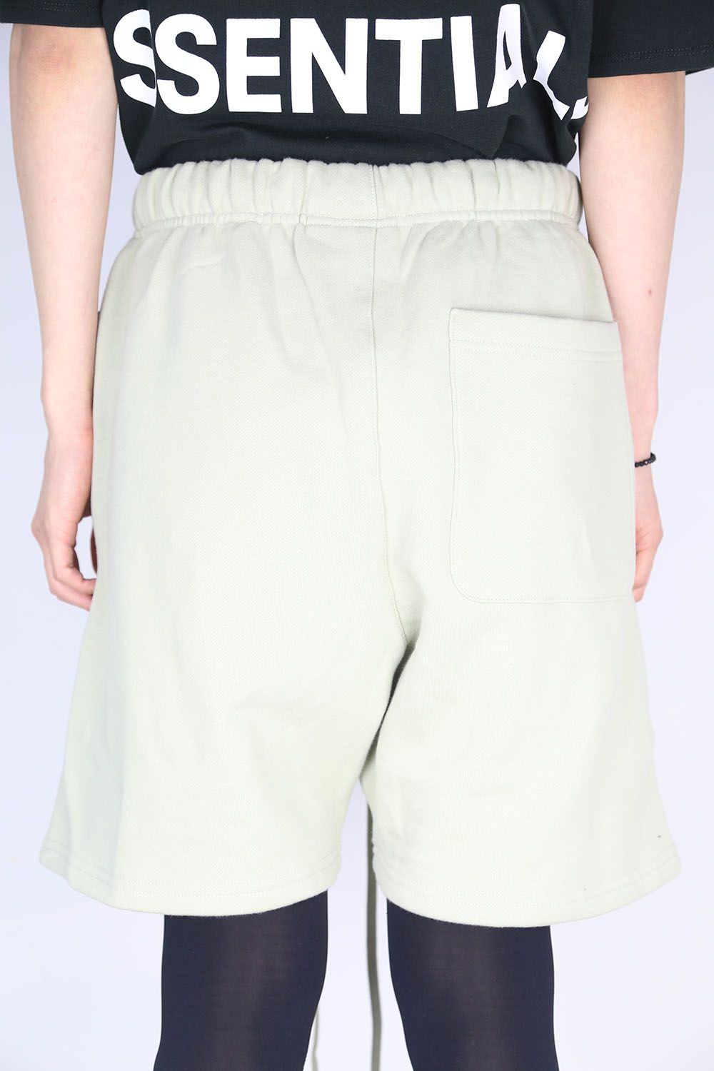 REFLECTOR LOGO SWEAT SHORTS / セージ