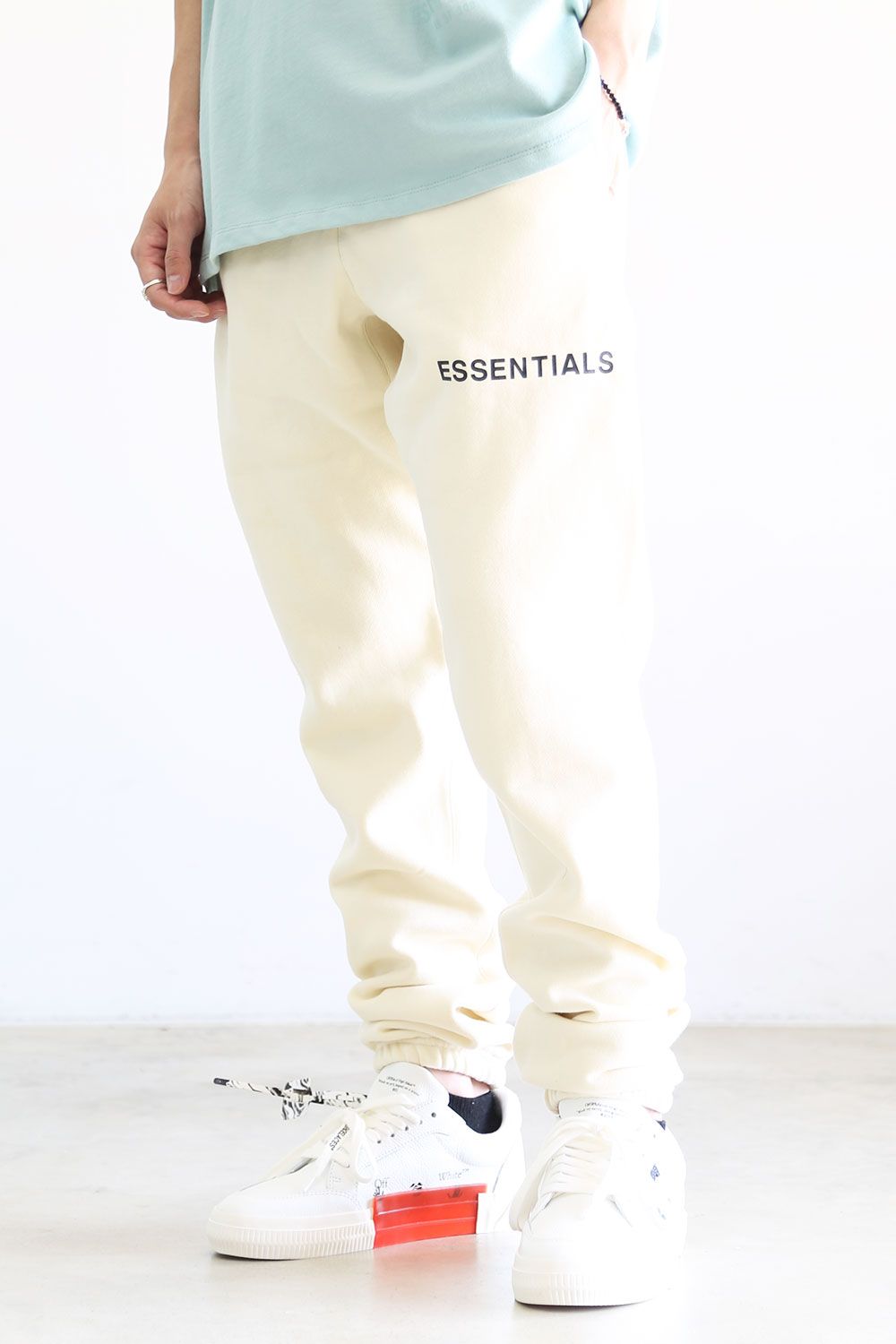 FOG ESSENTIALS - [ ラスト1点 サイズL] SWEAT PANTS / クリーム