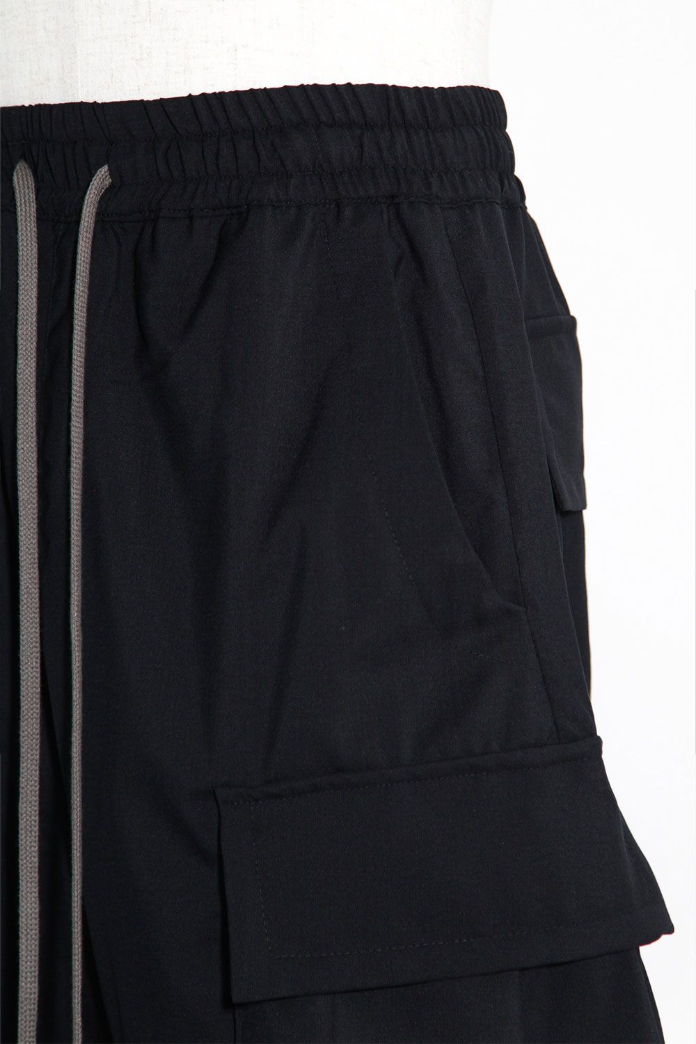 サマーウールタックポケットショーツ / Tuck Pocket Shorts / ブラック / ag-9069-1