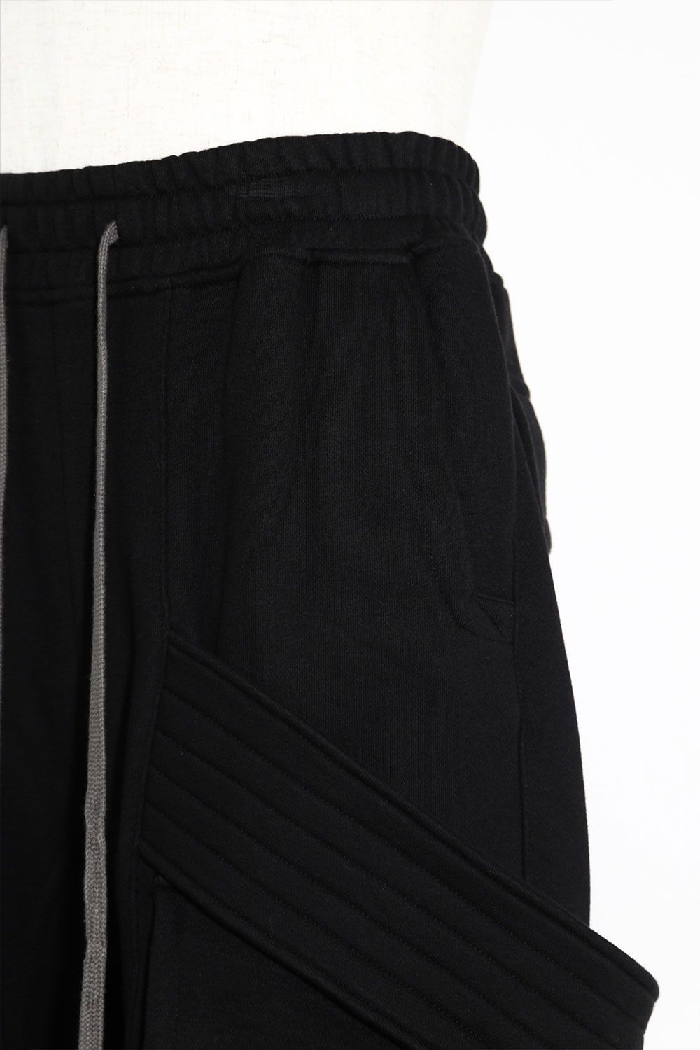 ベルトカーゴサルエルスウェットパンツ / Belt Cargo Sweat Sarouel Pants / ブラック / ag-8026