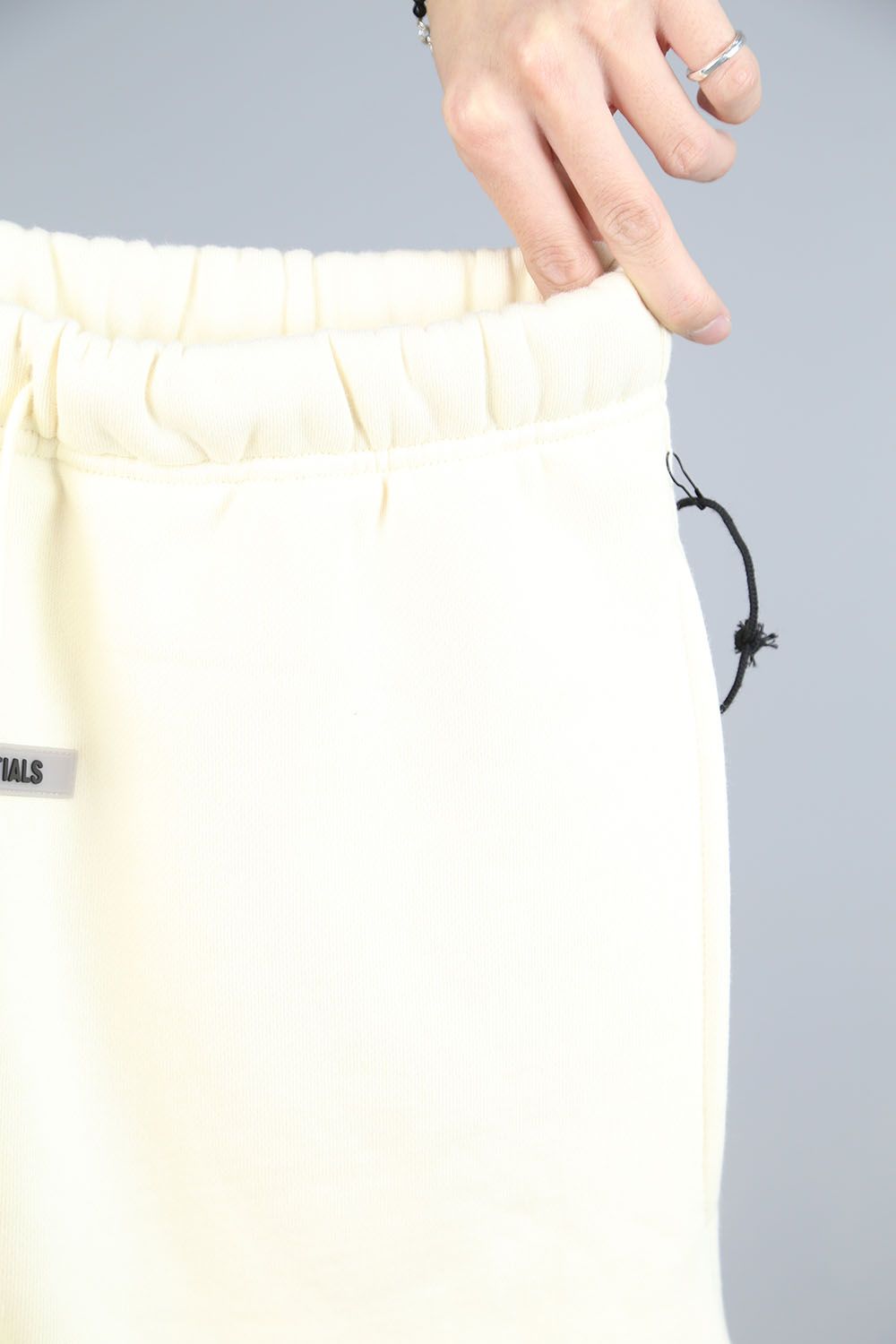 FRONT LOGO REFLECTOR SWEAT PANTS / クリーム