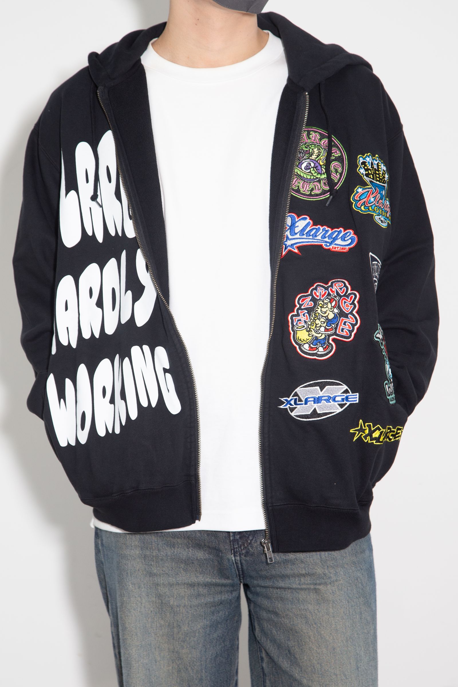 [ラスト1点 サイズL] MULTI LOGO ZIP UP HOODED SWEATSHIRT / ブラック