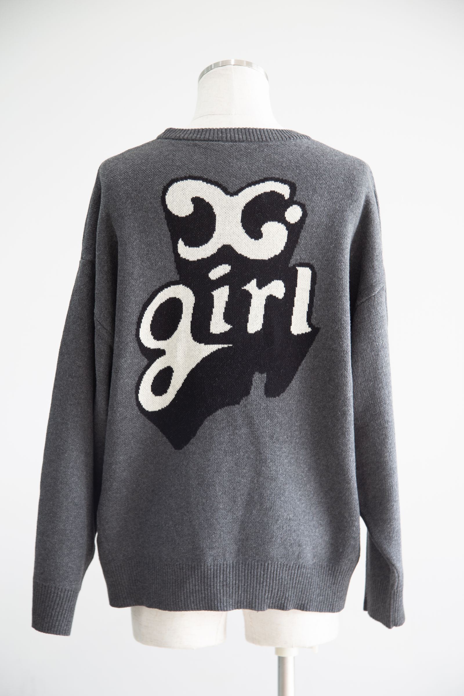 POP LOGO JACQUARD KNIT TOP / チャコール