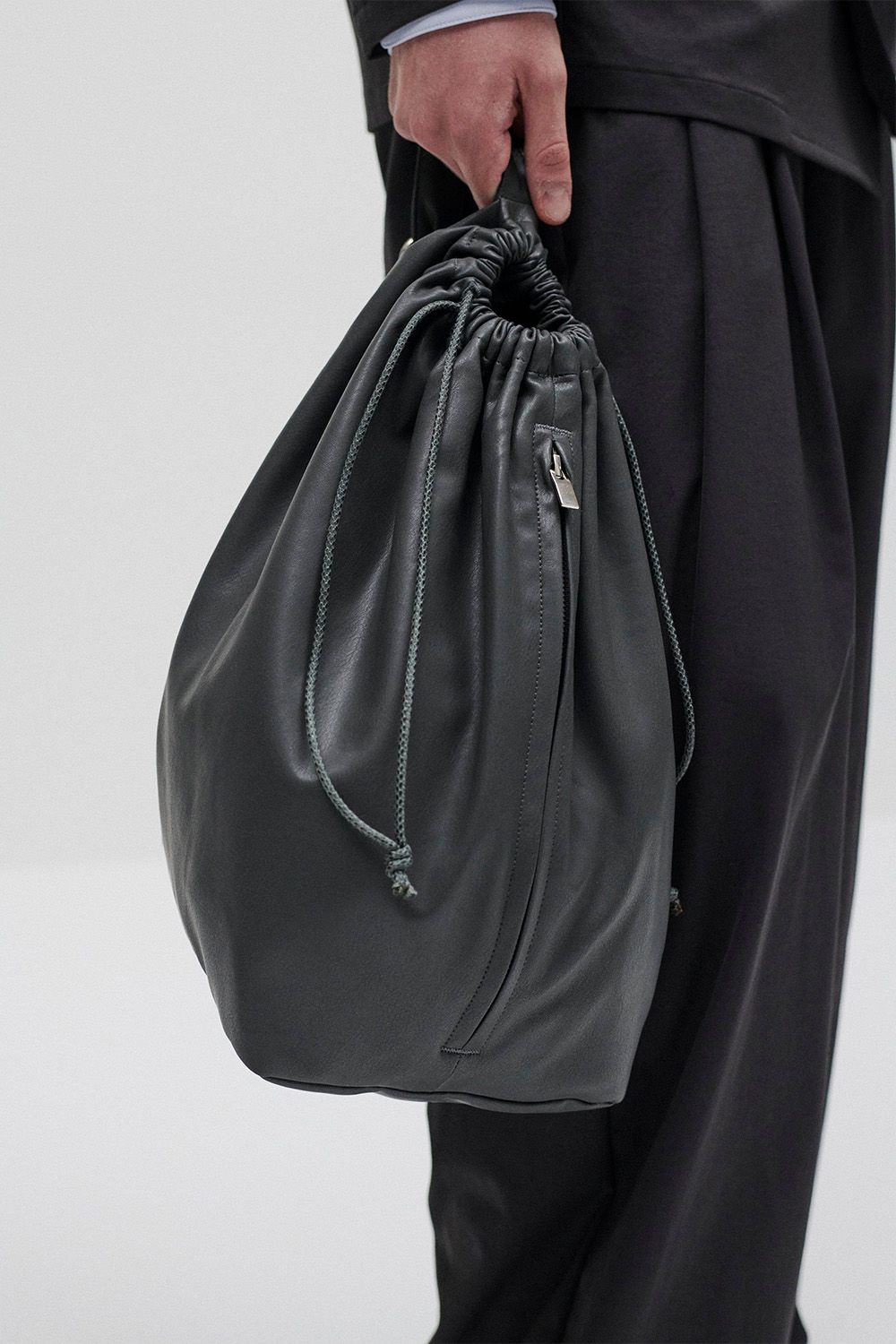 シンセティックレザー バケットバッグ