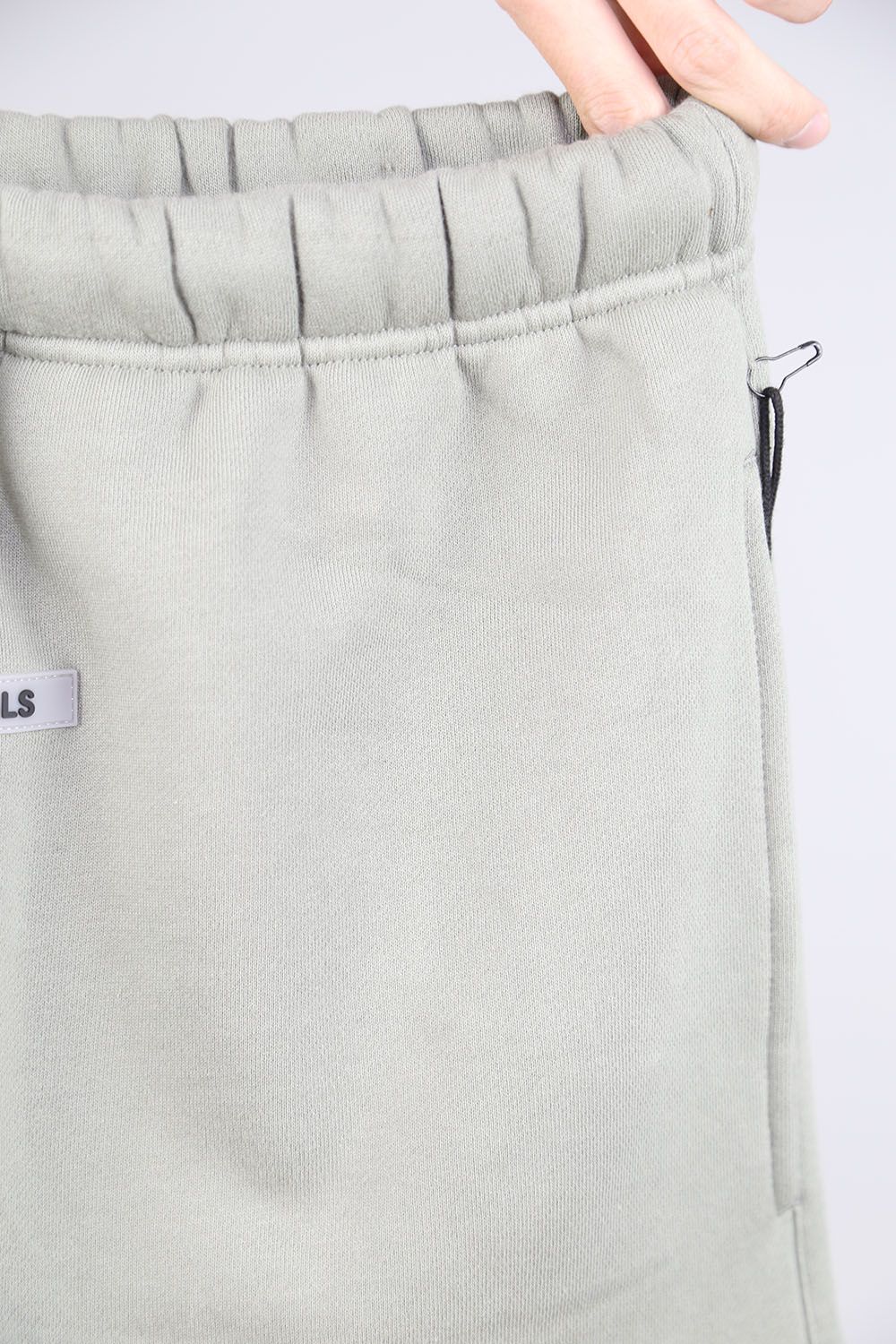 FRONT LOGO REFLECTOR SWEAT PANTS / セージ