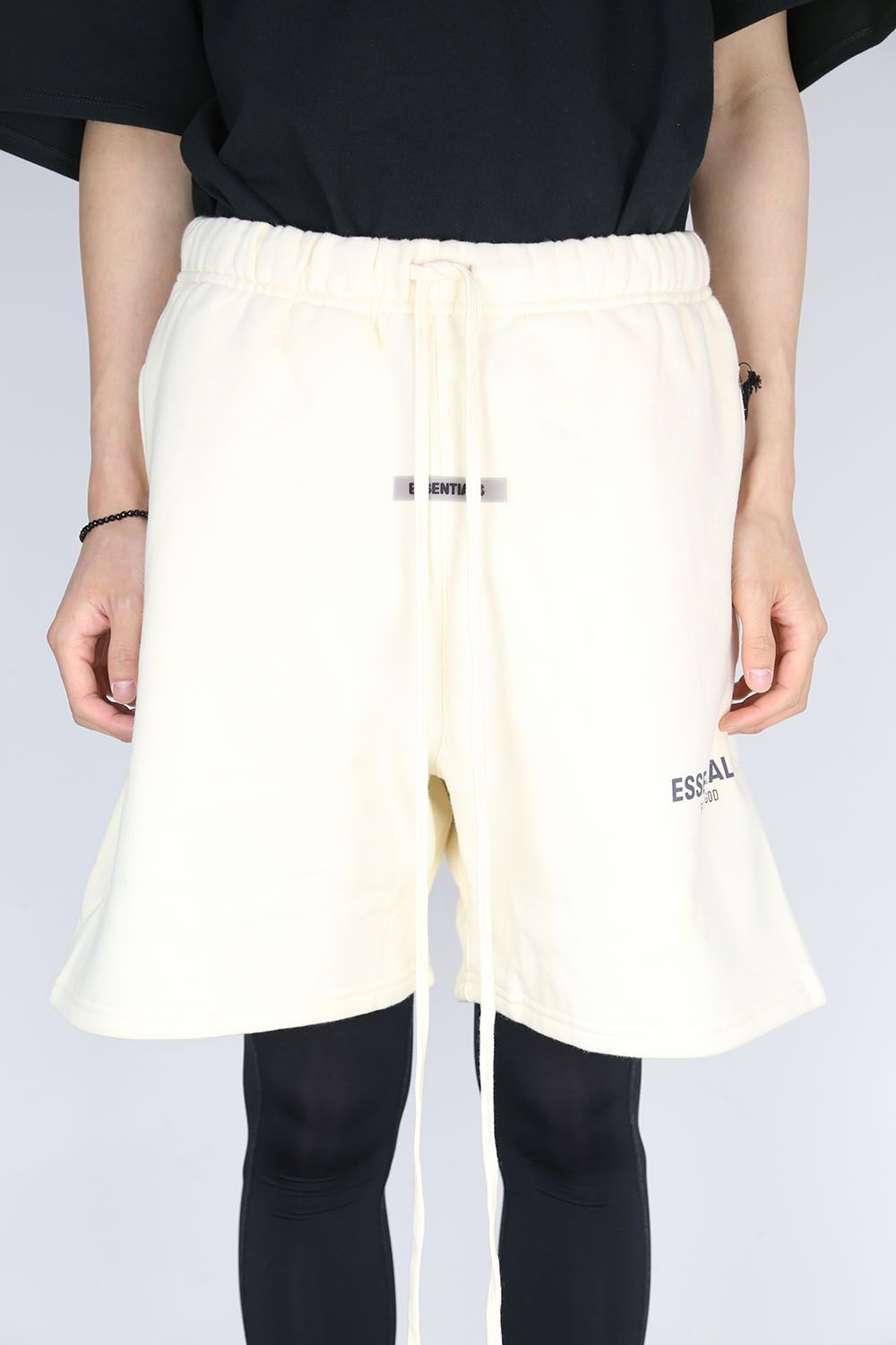 REFLECTOR LOGO SWEAT SHORTS / クリーム