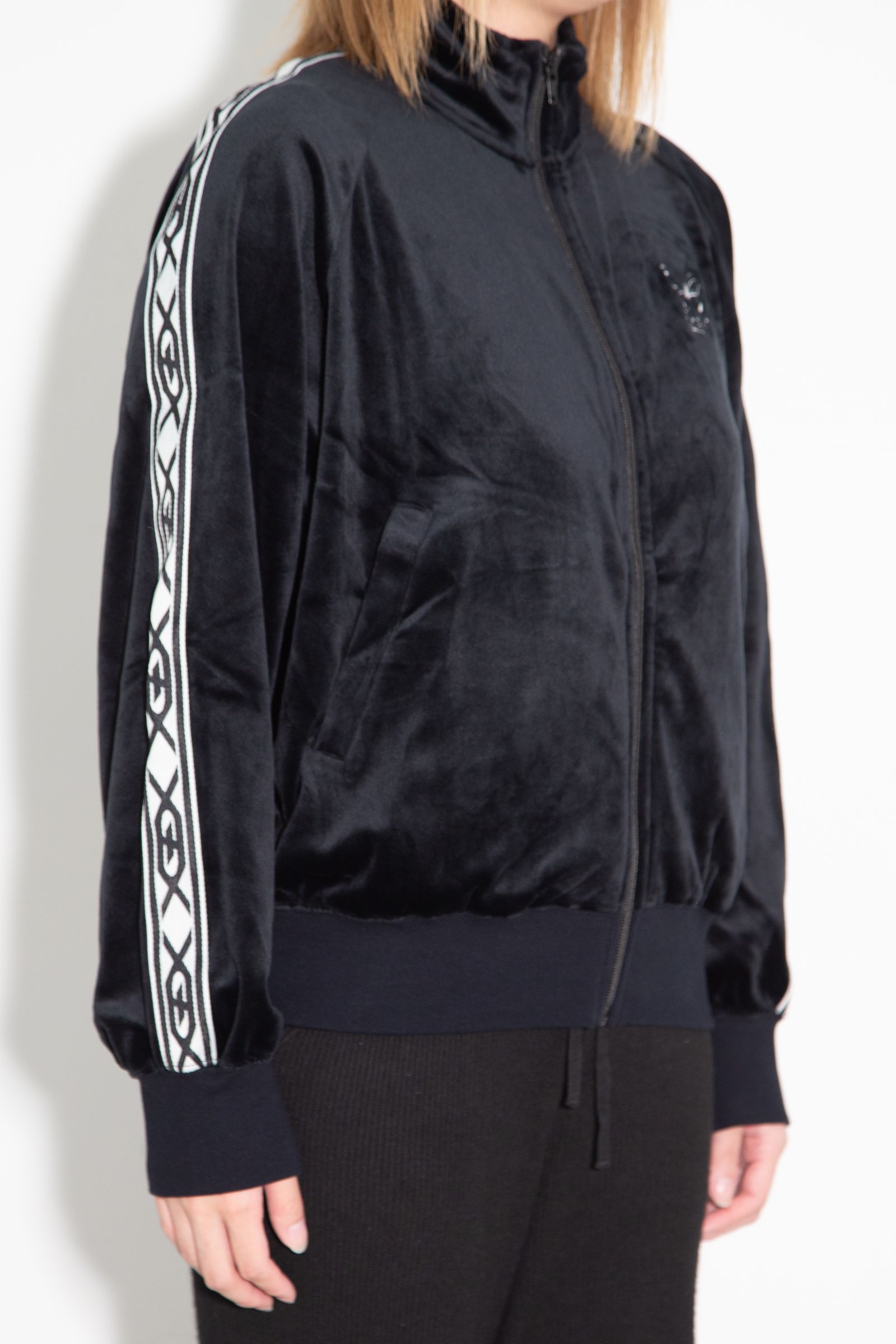 BUTTERFLY VELOUR TRACK JACKET / ブラック