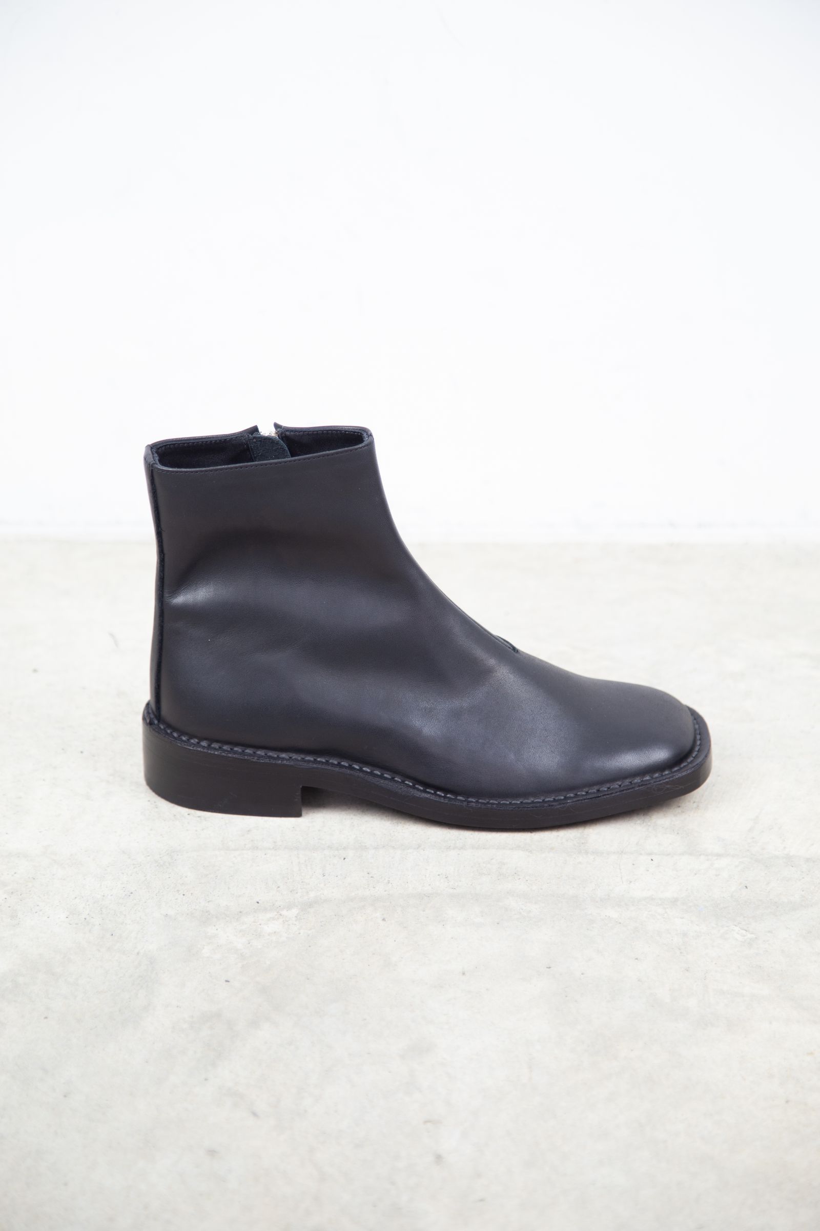 ATTACHMENT - COW LEATHER SIDE ZIP BOOTS / ブラック | Tempt