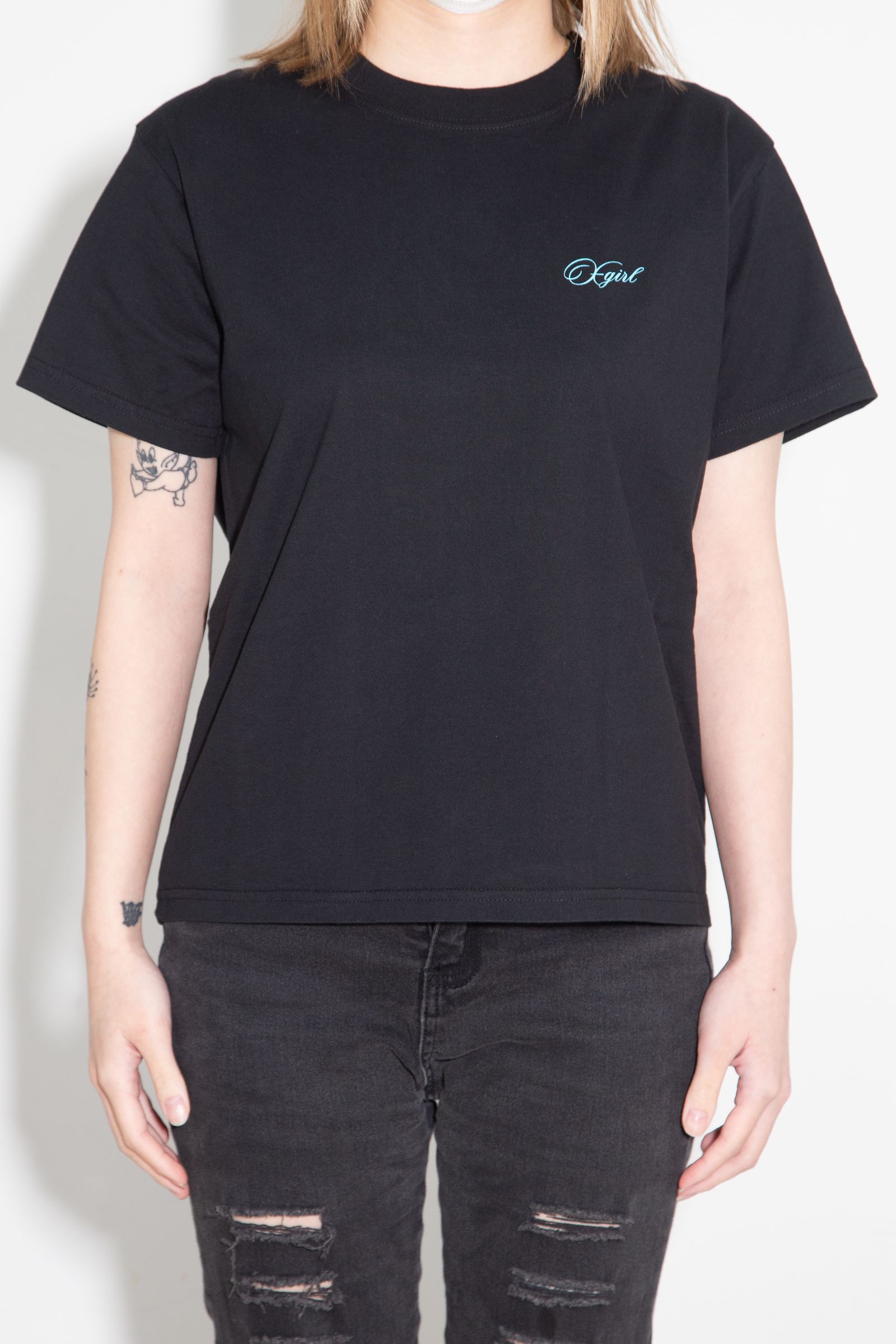 [ラスト1点 サイズM] CURSIVE SCRIPT LOGO AND FACE S/S TEE / ブラック
