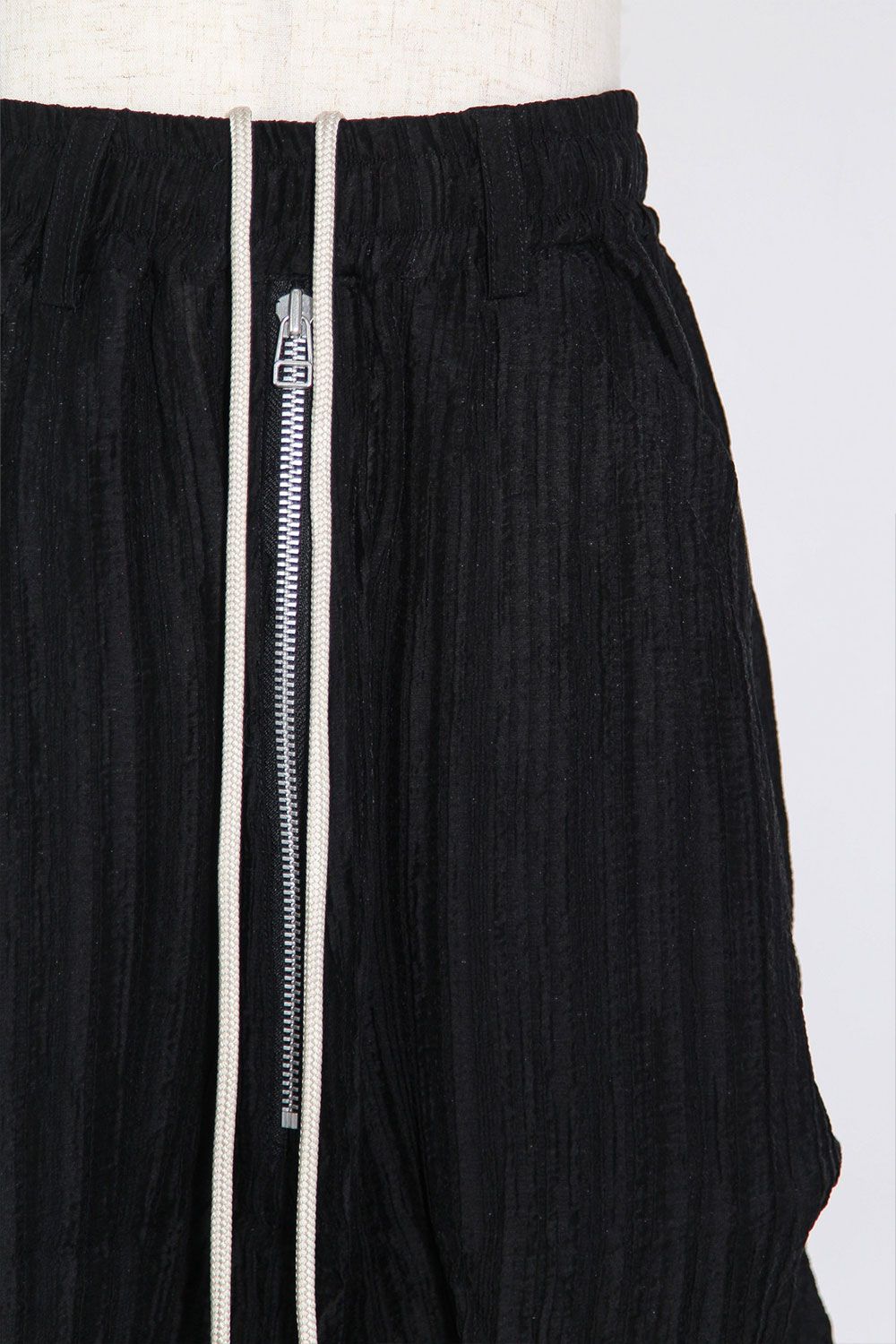 シアー楊柳タックショーツ / Sheer Yo-Ryu Tuck Shorts / ブラック