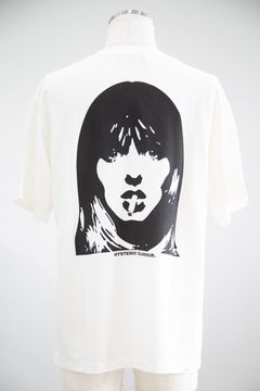 STILL HEAVY SMOKER Tシャツ / ホワイト