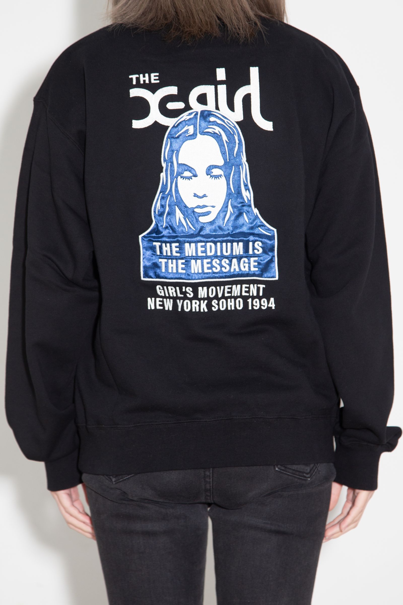 FACE PATCH AND LOGO CREWNECK SWEAT TOP / ブラック