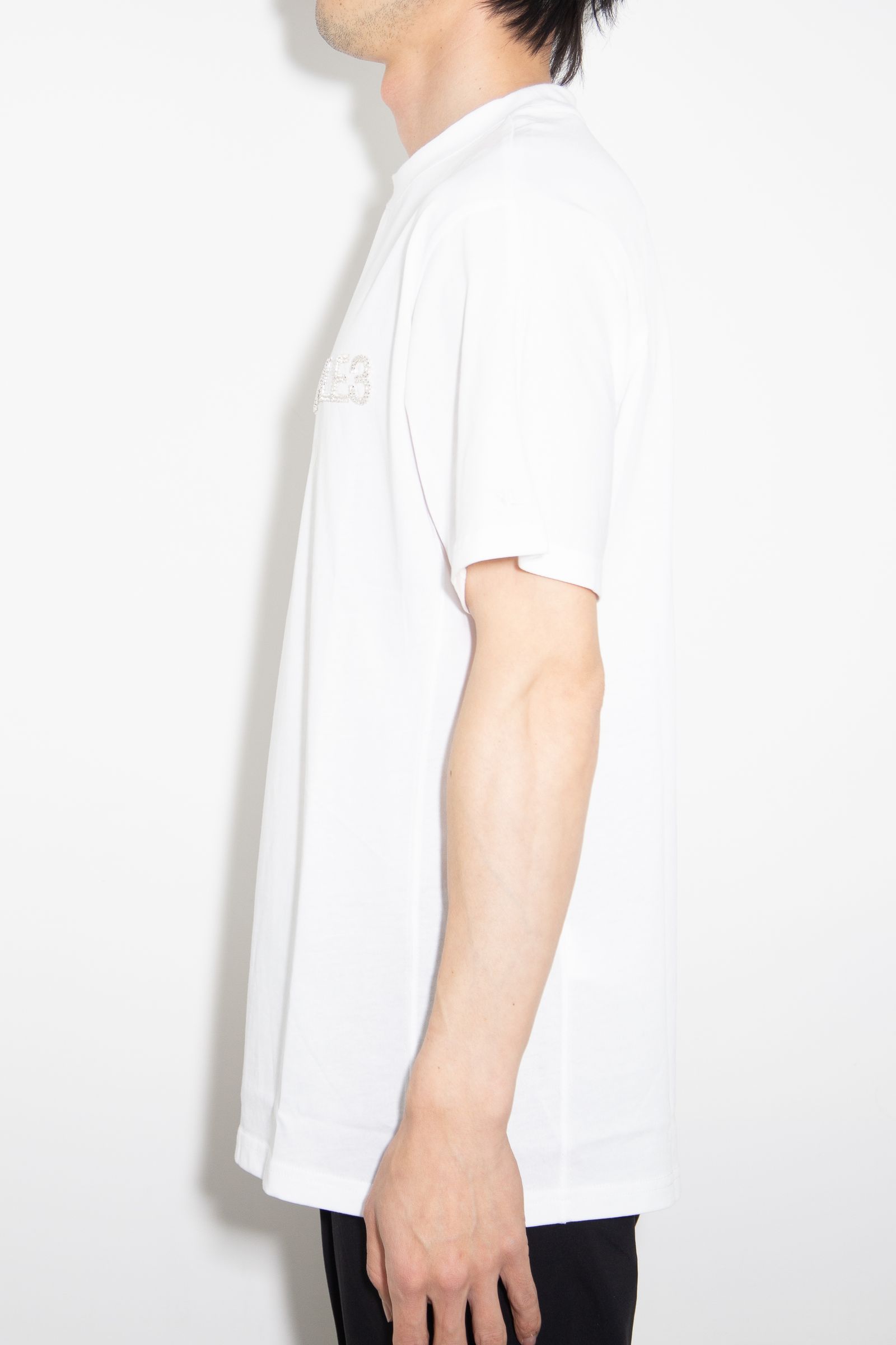 BEADED LOGO T-SHIRT / ホワイト