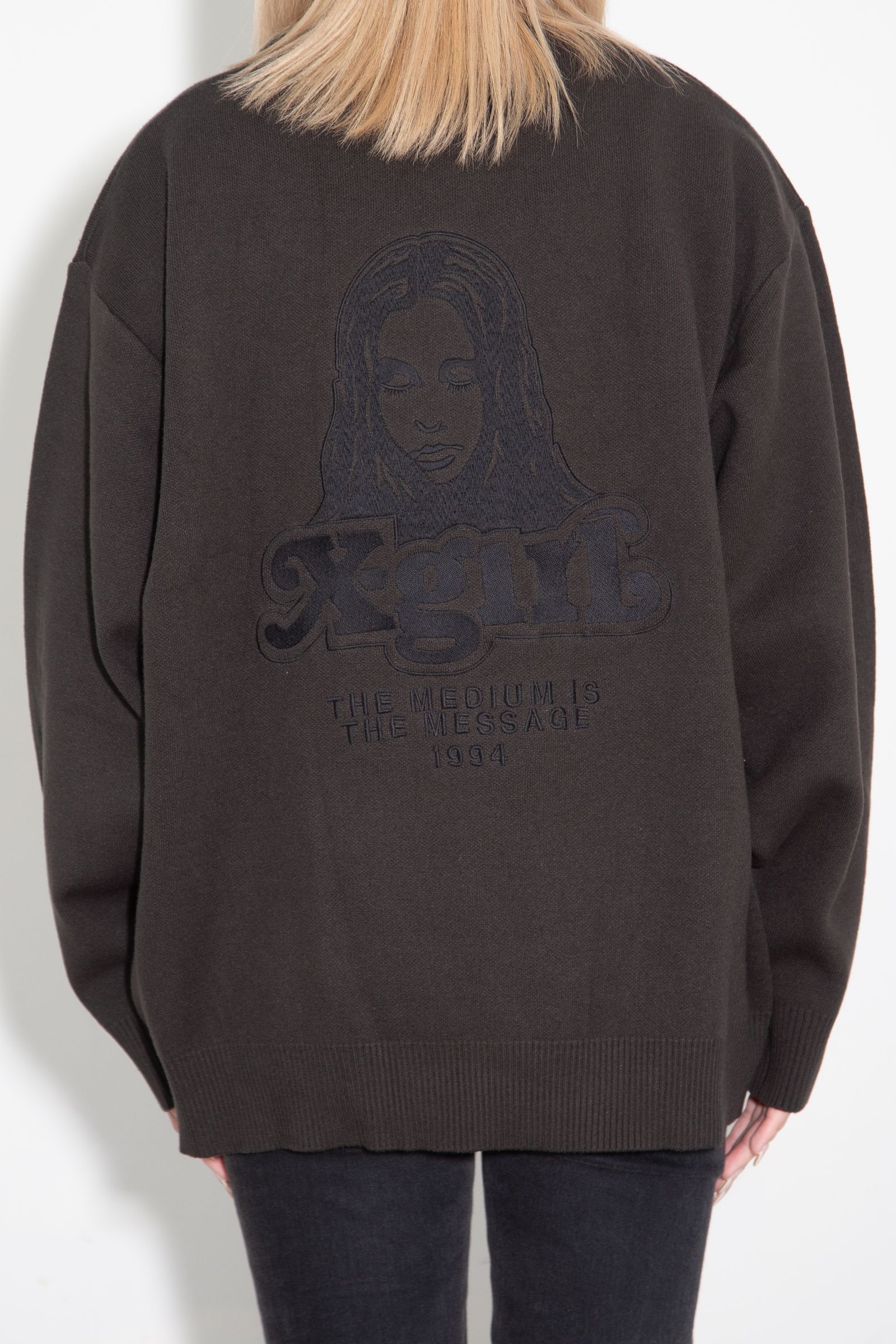 [ラスト1点] FACE EMBROIDERY KNIT TOP / チャコール