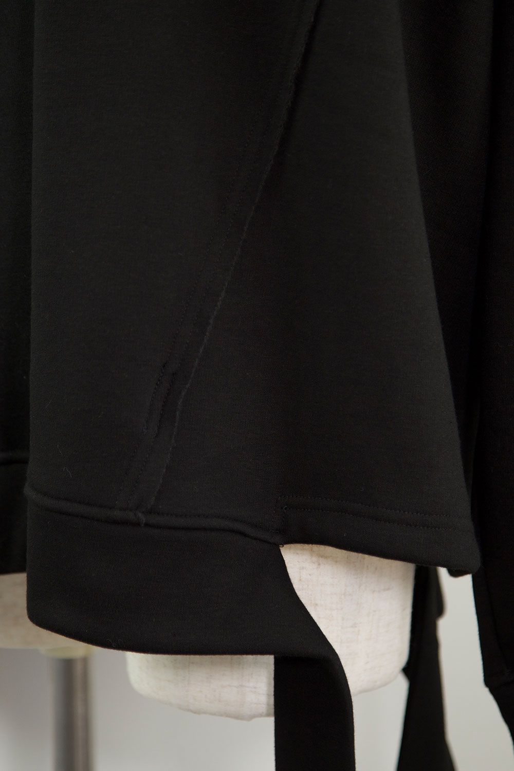 ボンバーヒートプルオーバー / Bomber Heat Pullover / ブラック