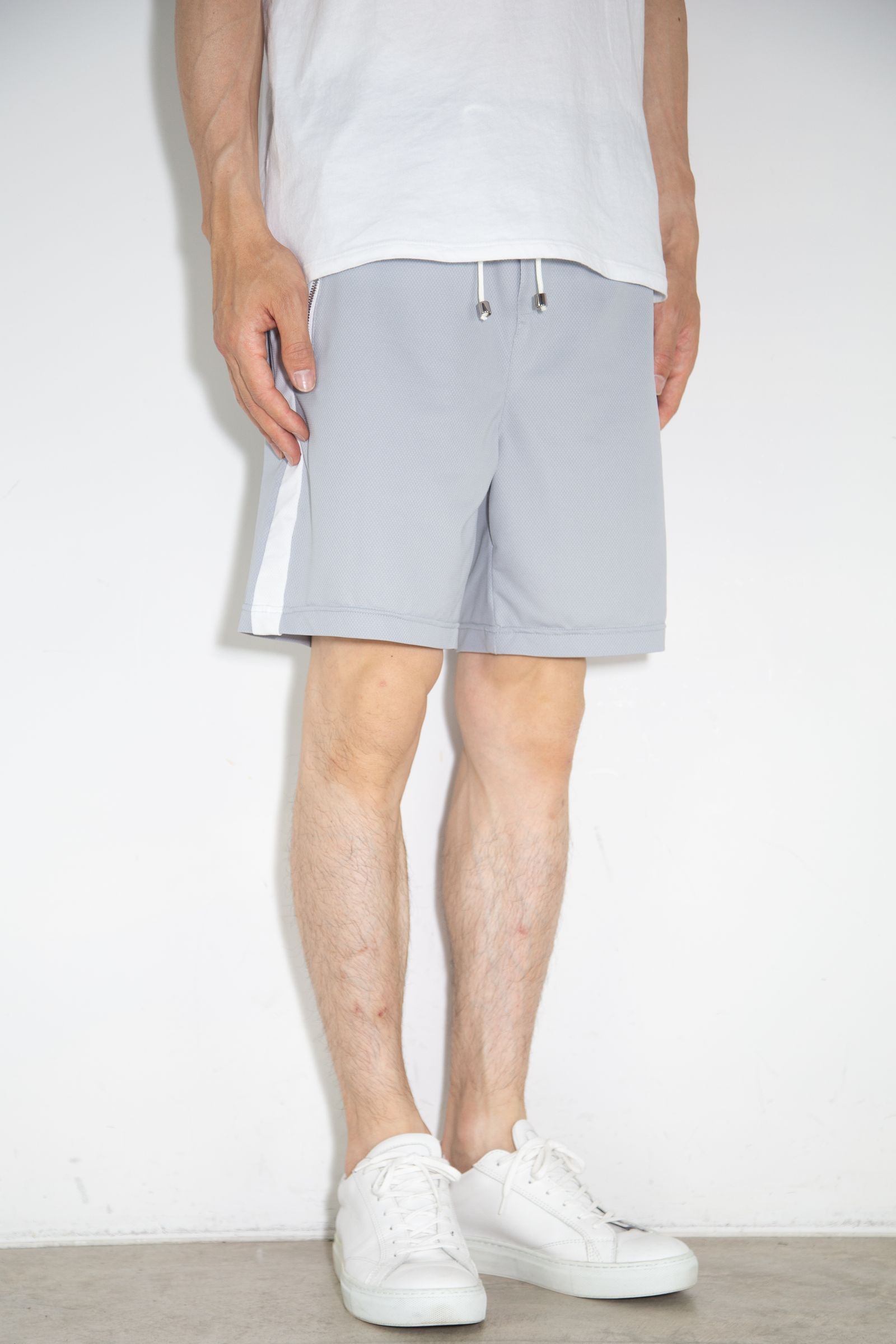 MESH LINE SHORTS / グレー