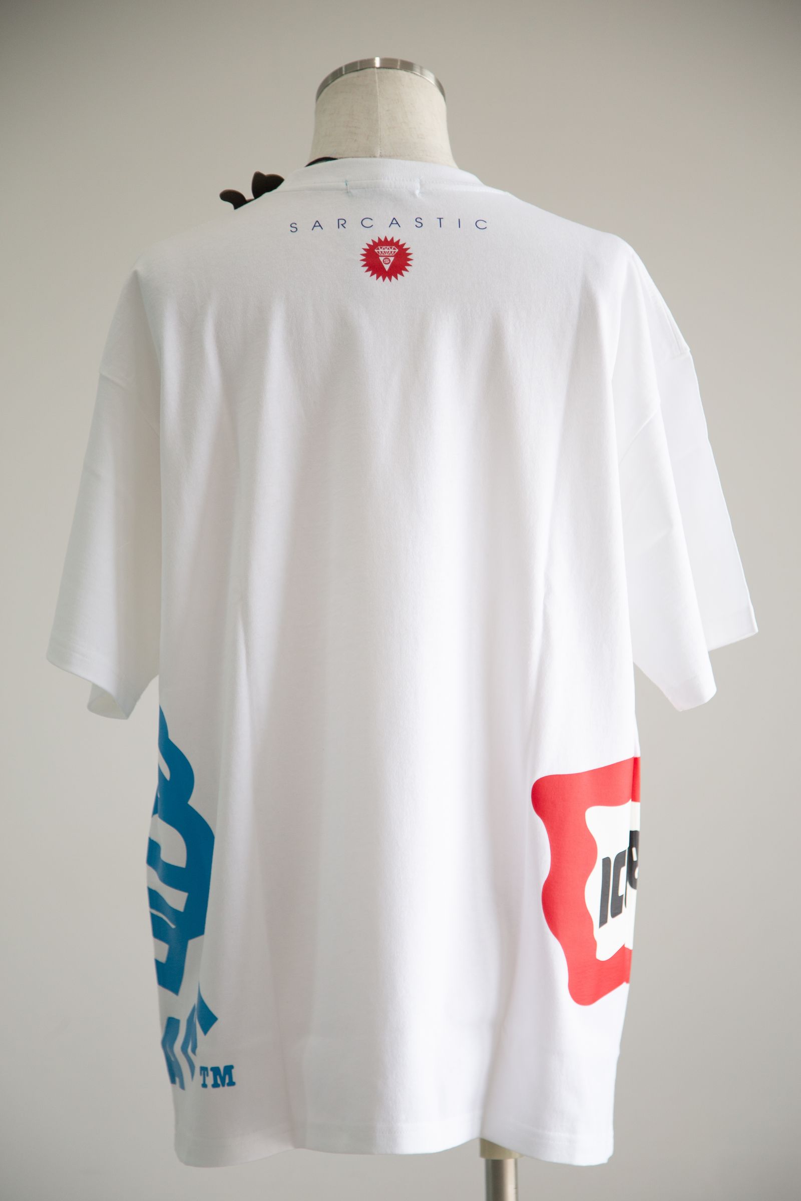 【ICECREAM x SARCASTIC】  ICECREAM x SARCASTIC COTTON T-SHIRT / ホワイト