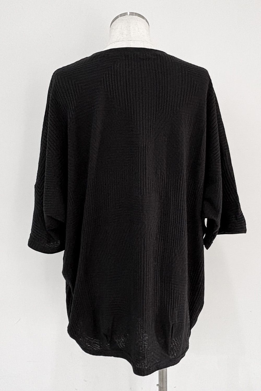 DEFORMED STRIPE PATTERN DOLMAN TEE / ブラック