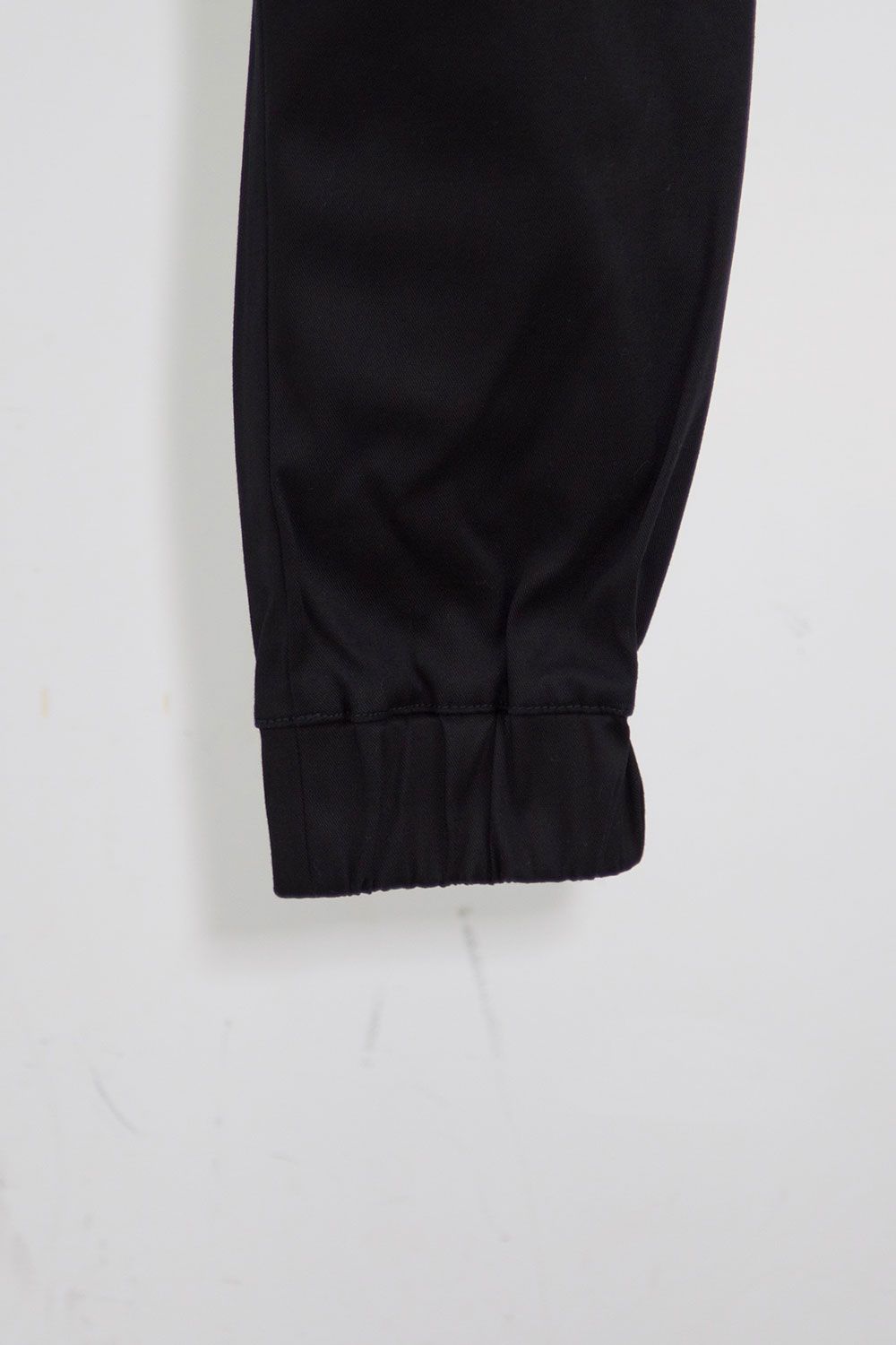 CROSS CARGO PANTS / ブラック