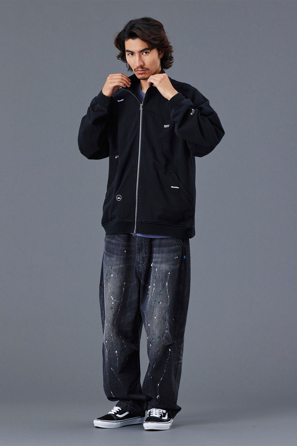 MULTI EMBROIDERY SWEAT ZIP-UP / ブラック